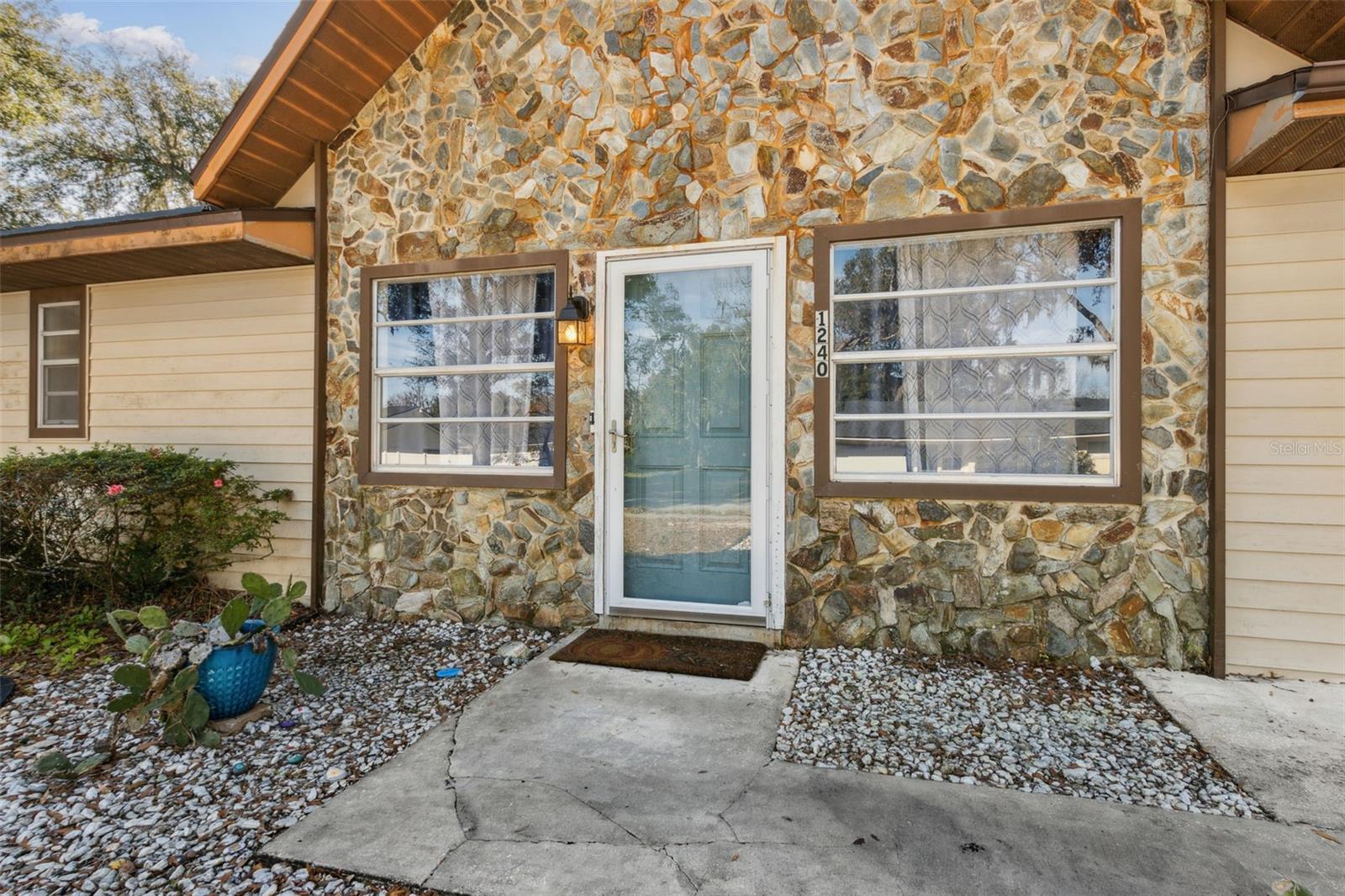 1240 W VOORHIS AVE, DELAND, FL, 32720