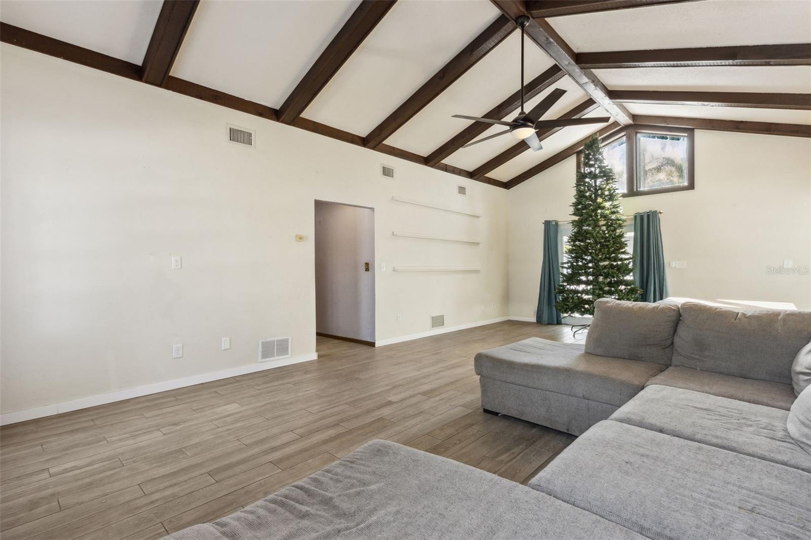 1240 W VOORHIS AVE, DELAND, FL, 32720