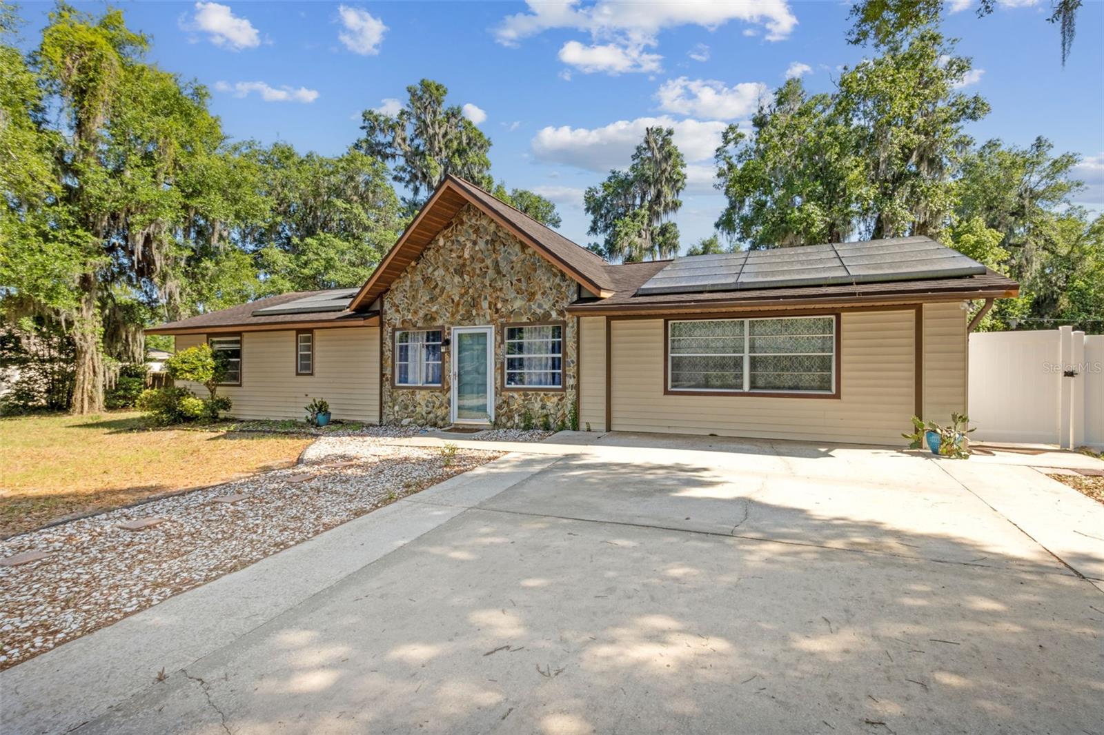 1240 W VOORHIS AVE, DELAND, FL, 32720