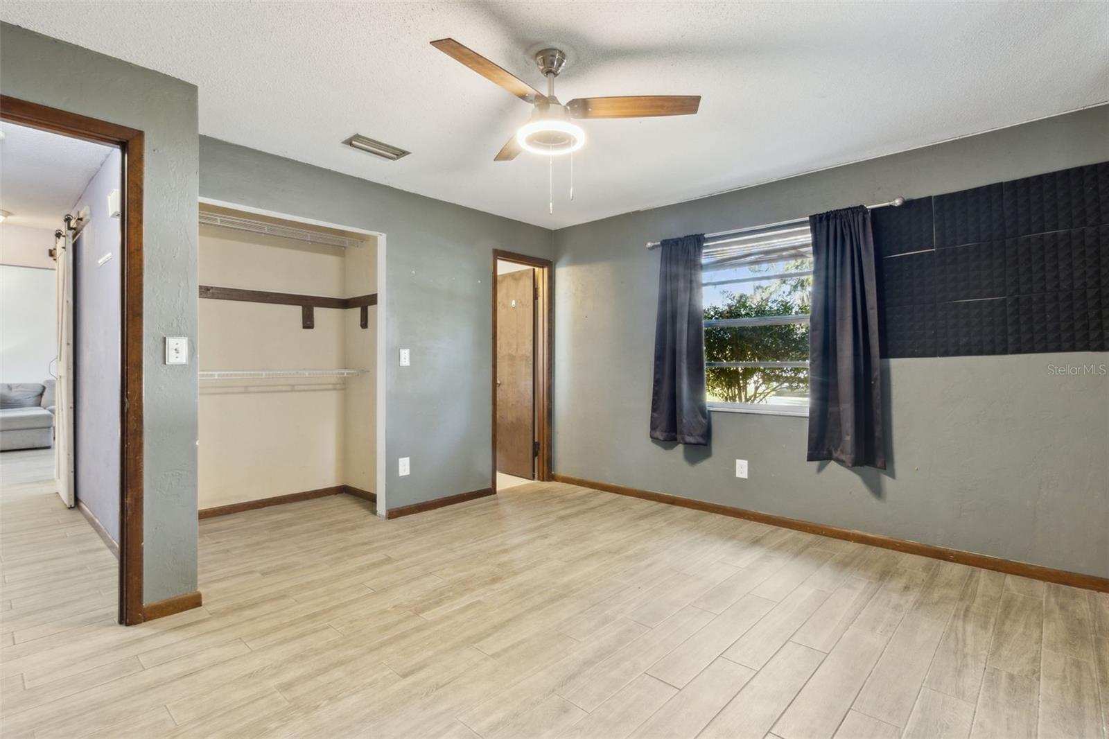 1240 W VOORHIS AVE, DELAND, FL, 32720