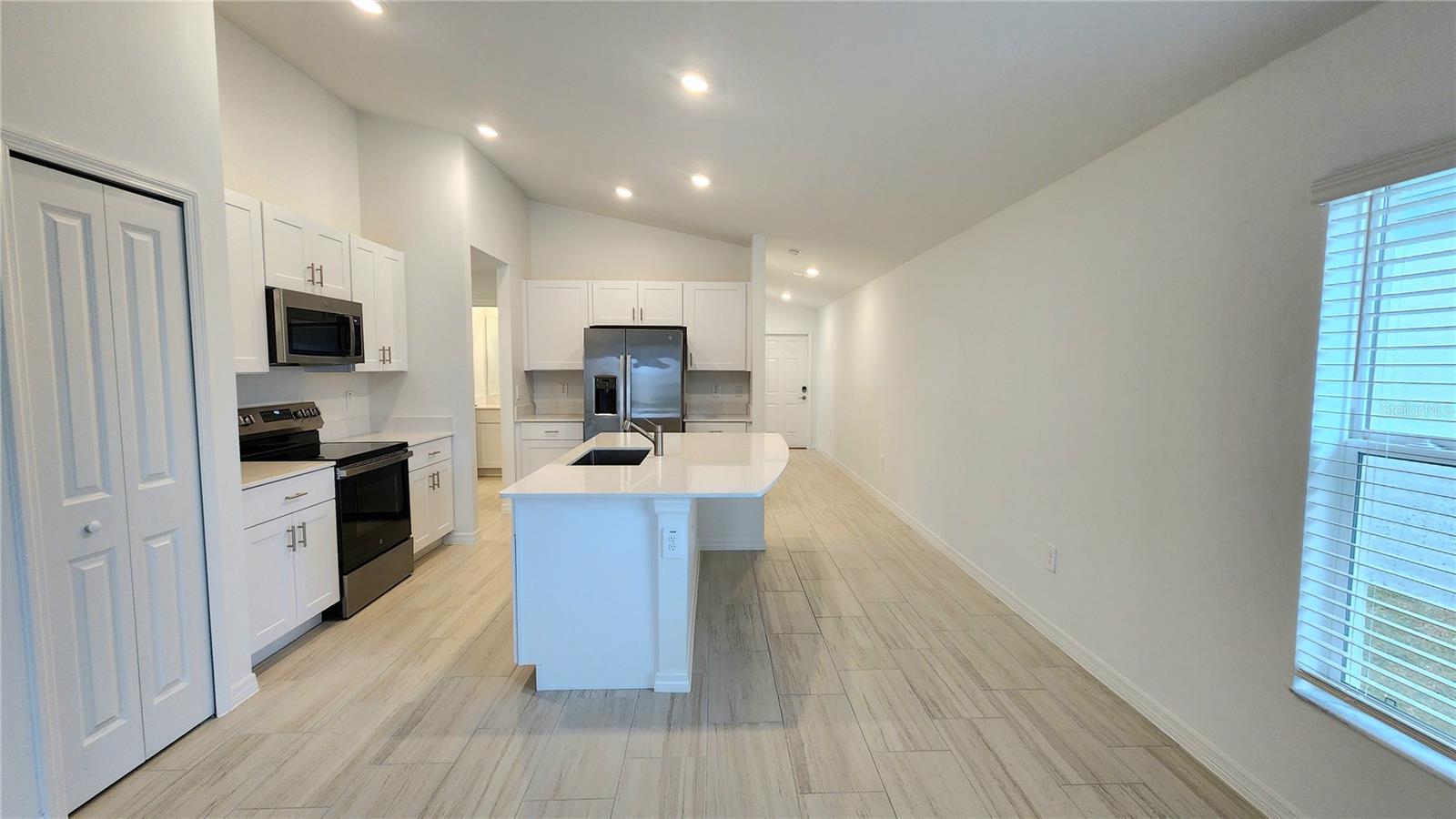 4045 RADIANT MOUNTAIN DR, PLANT CITY, FL, 33565