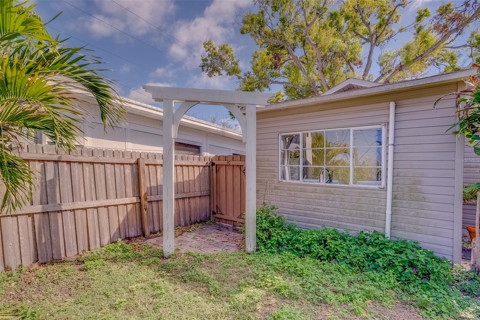 2811 60 AVE N, ST PETERSBURG, FL, 33714