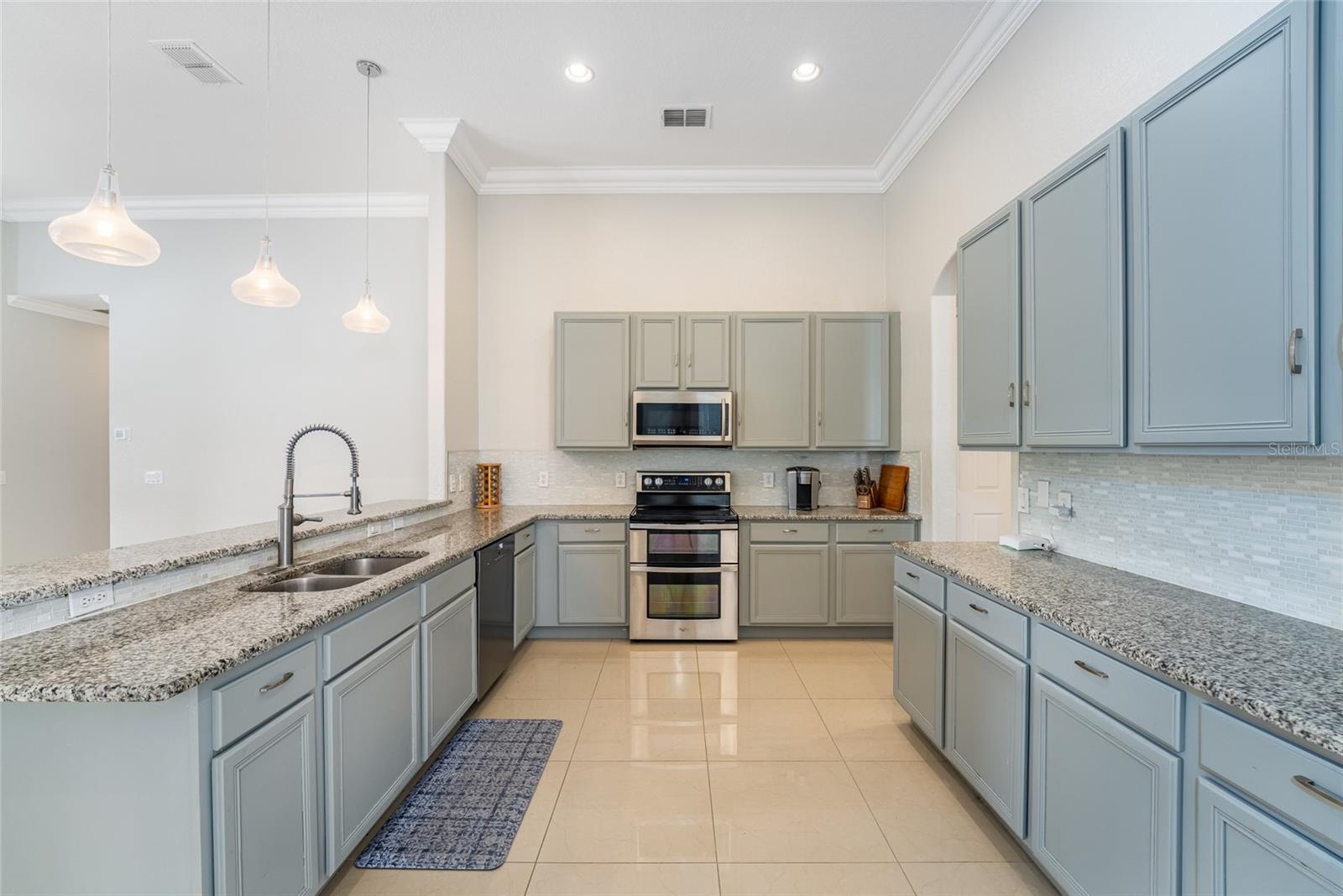 2566 BALLARD AVE, ORLANDO, FL, 32833
