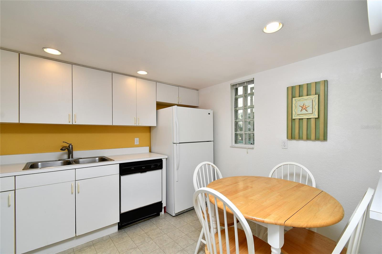 1051 FORREST NELSON BLVD #M-203, PORT CHARLOTTE, FL, 33952