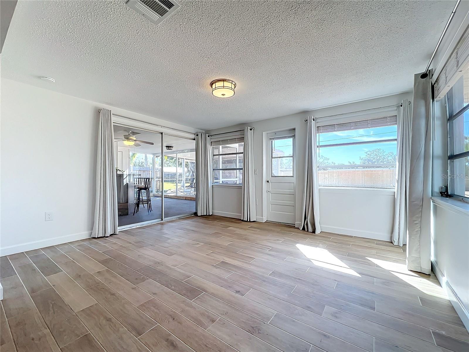 3150 LAKE RIDGE DR, SARASOTA, FL, 34237
