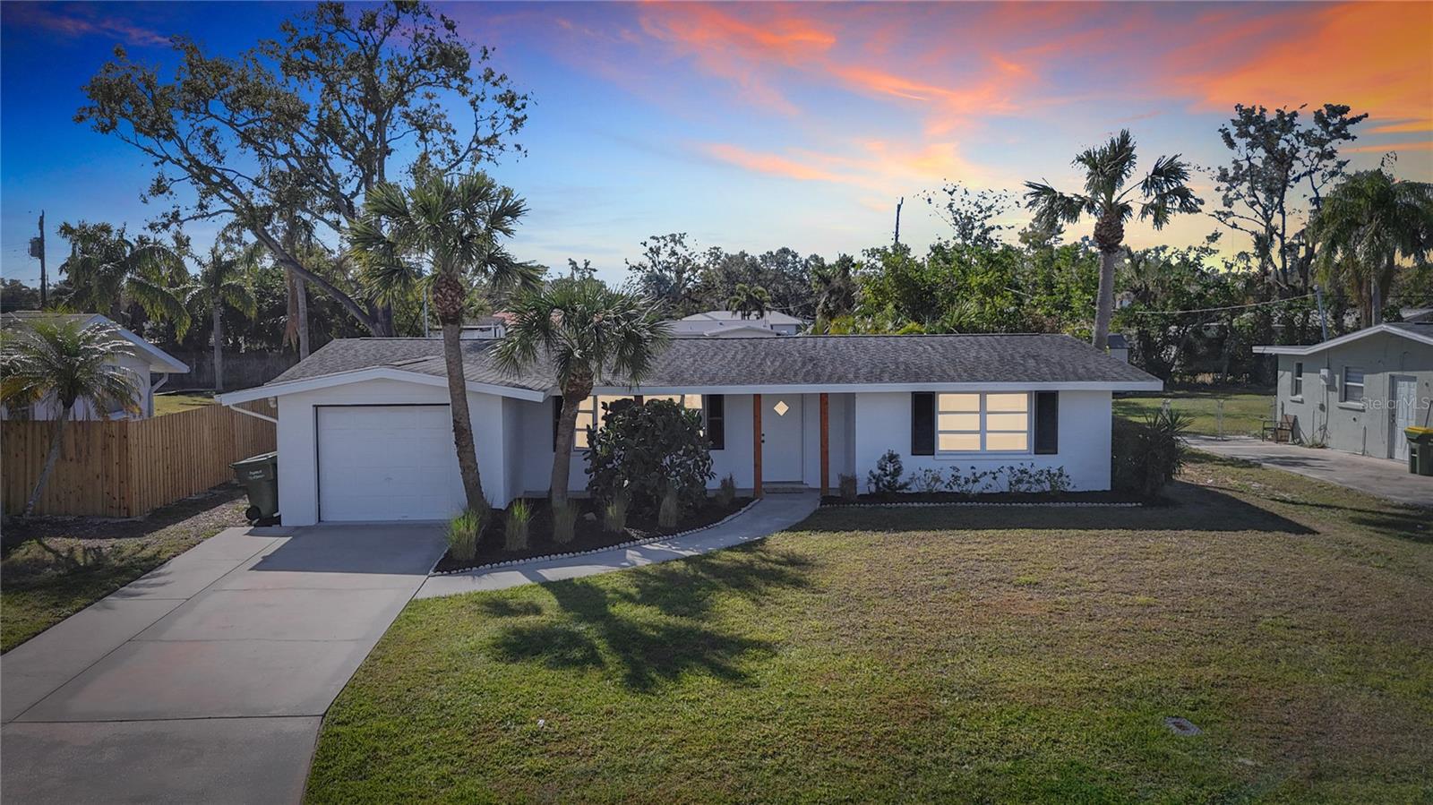 3150 LAKE RIDGE DR, SARASOTA, FL, 34237