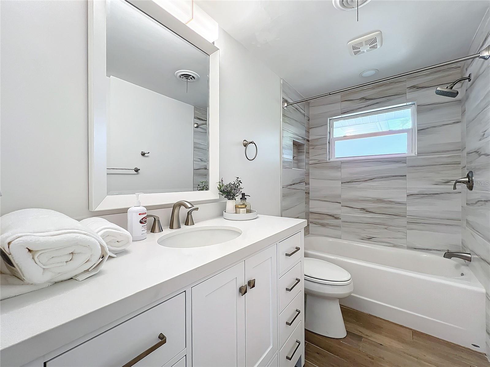 3150 LAKE RIDGE DR, SARASOTA, FL, 34237