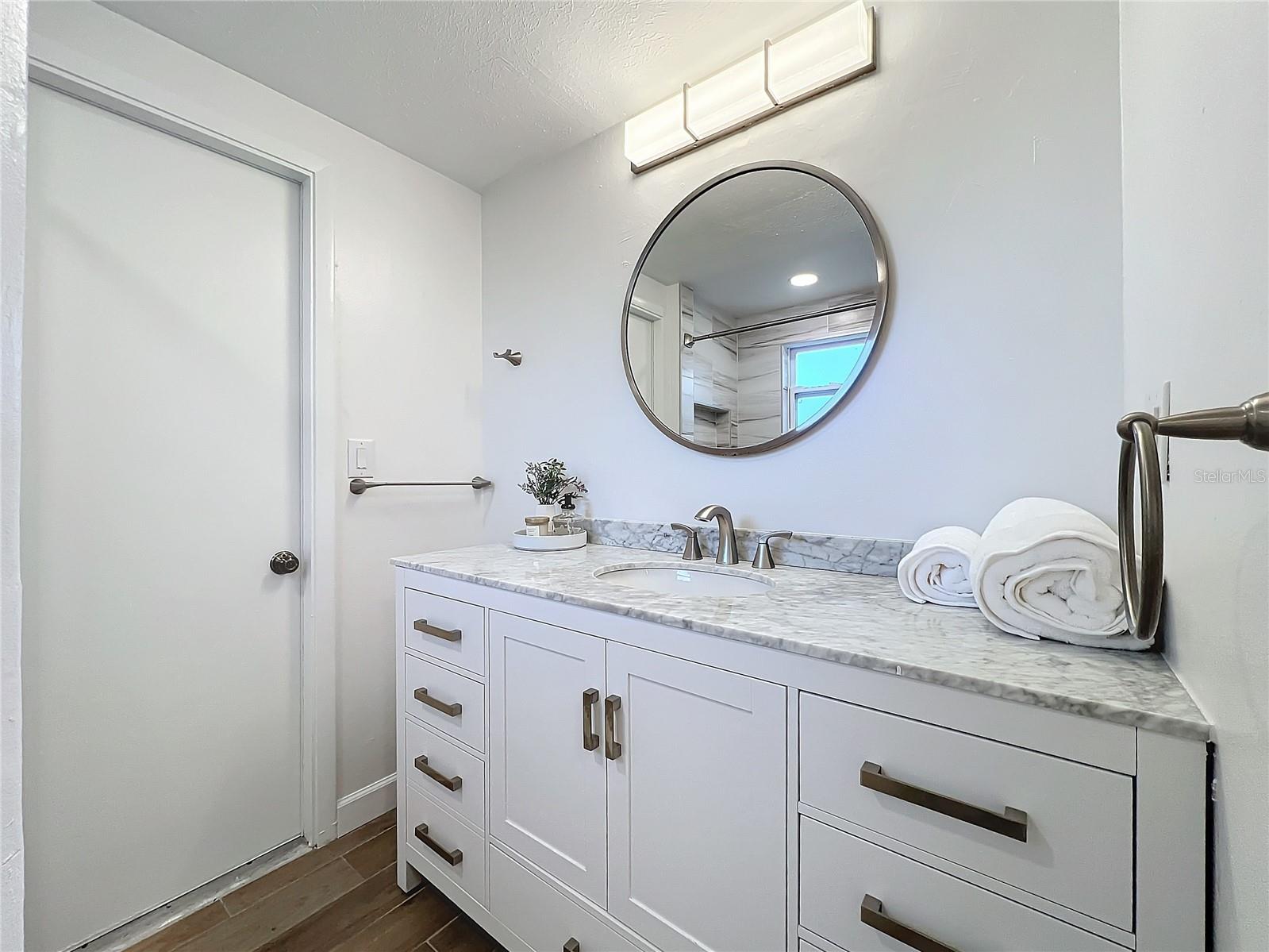 3150 LAKE RIDGE DR, SARASOTA, FL, 34237