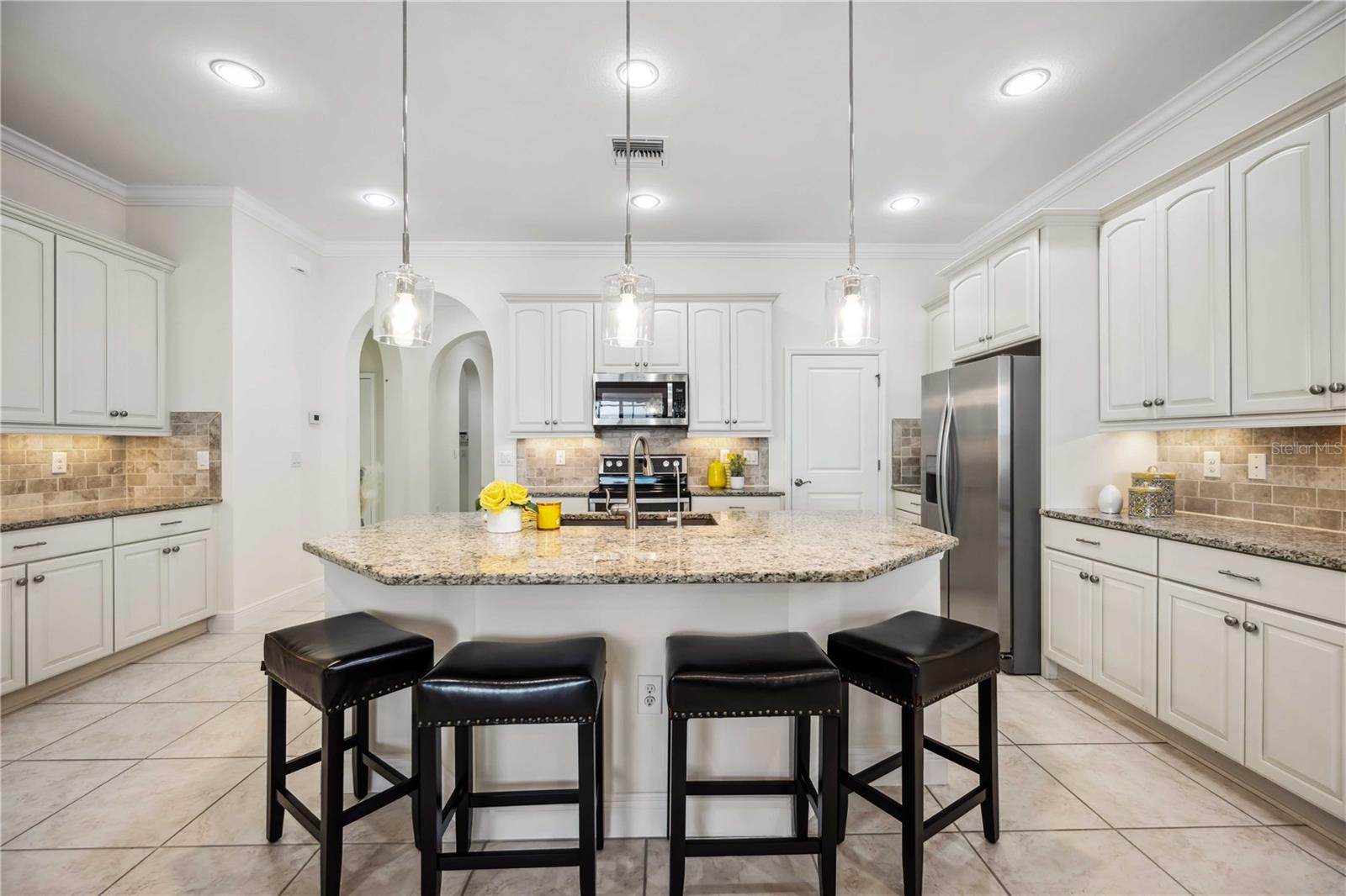 23703 WAVERLY CIR, VENICE, FL, 34293
