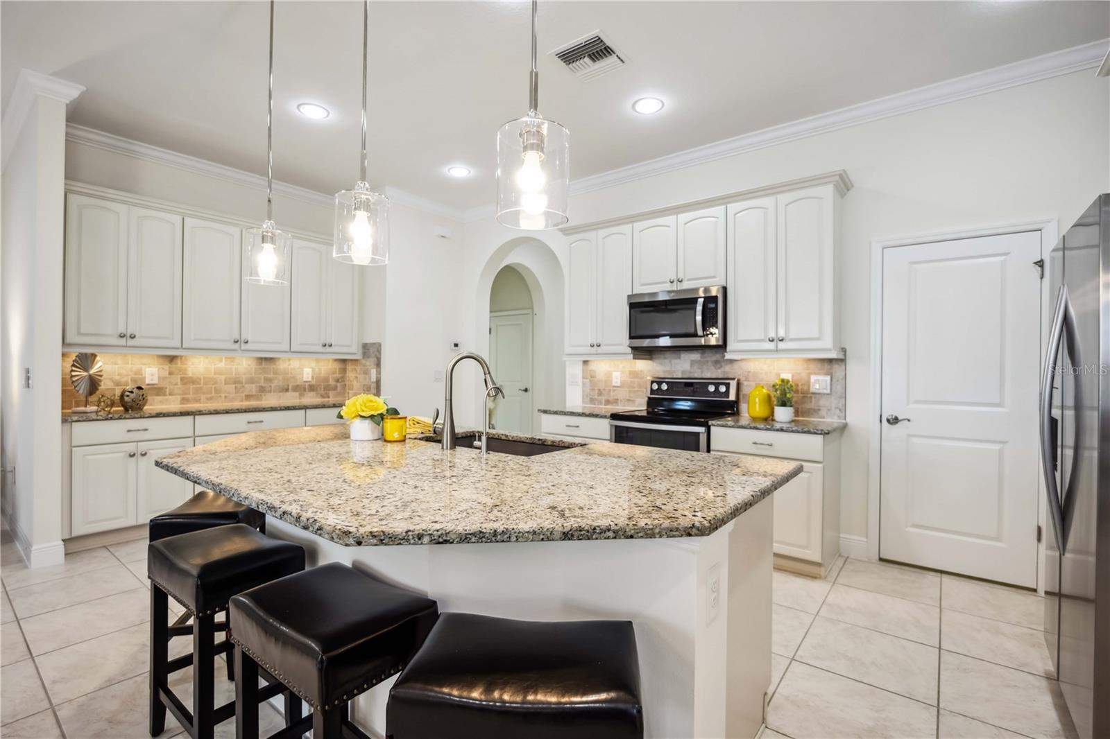 23703 WAVERLY CIR, VENICE, FL, 34293