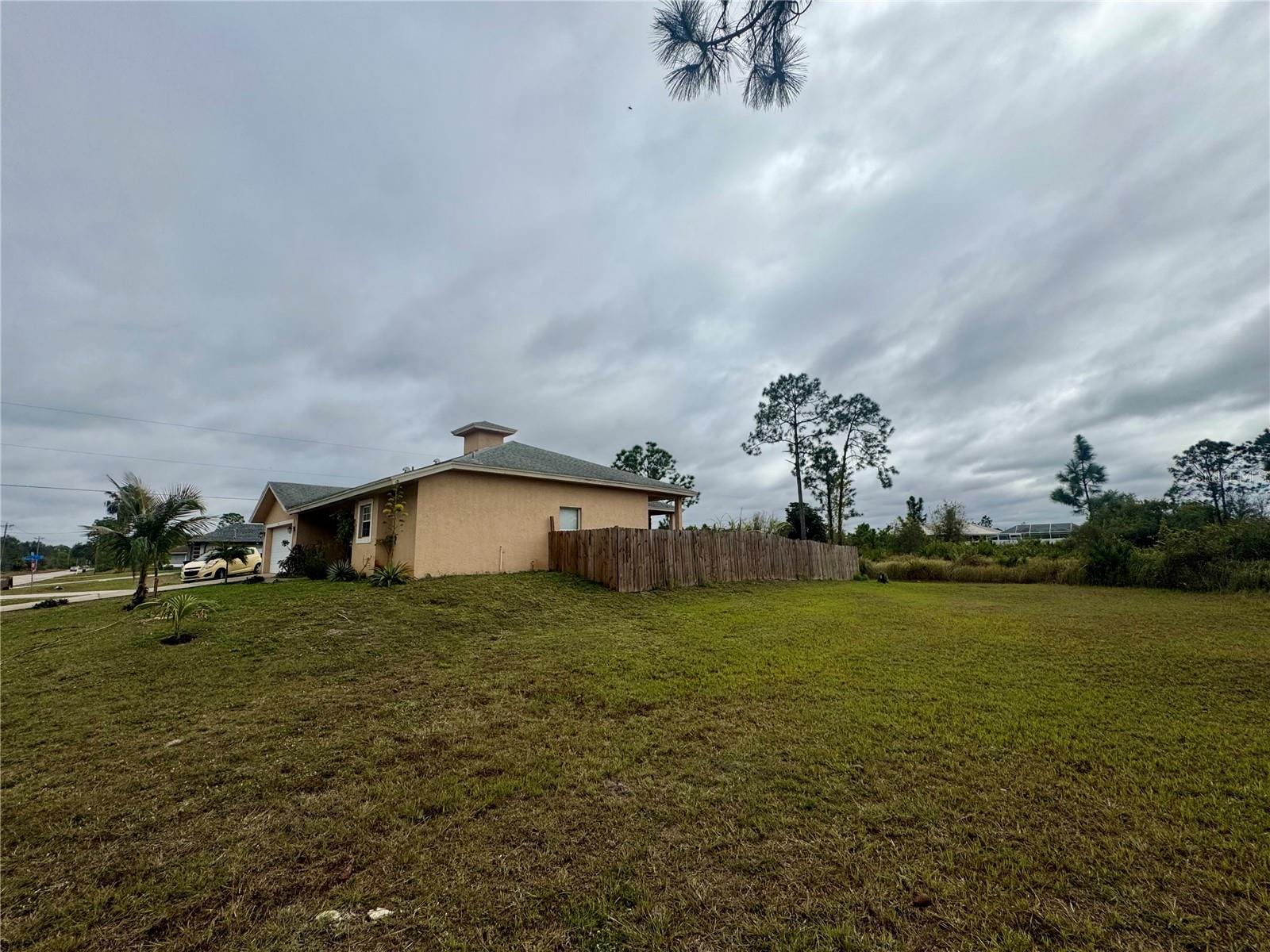 906 E 10TH ST, LEHIGH ACRES, FL, 33972