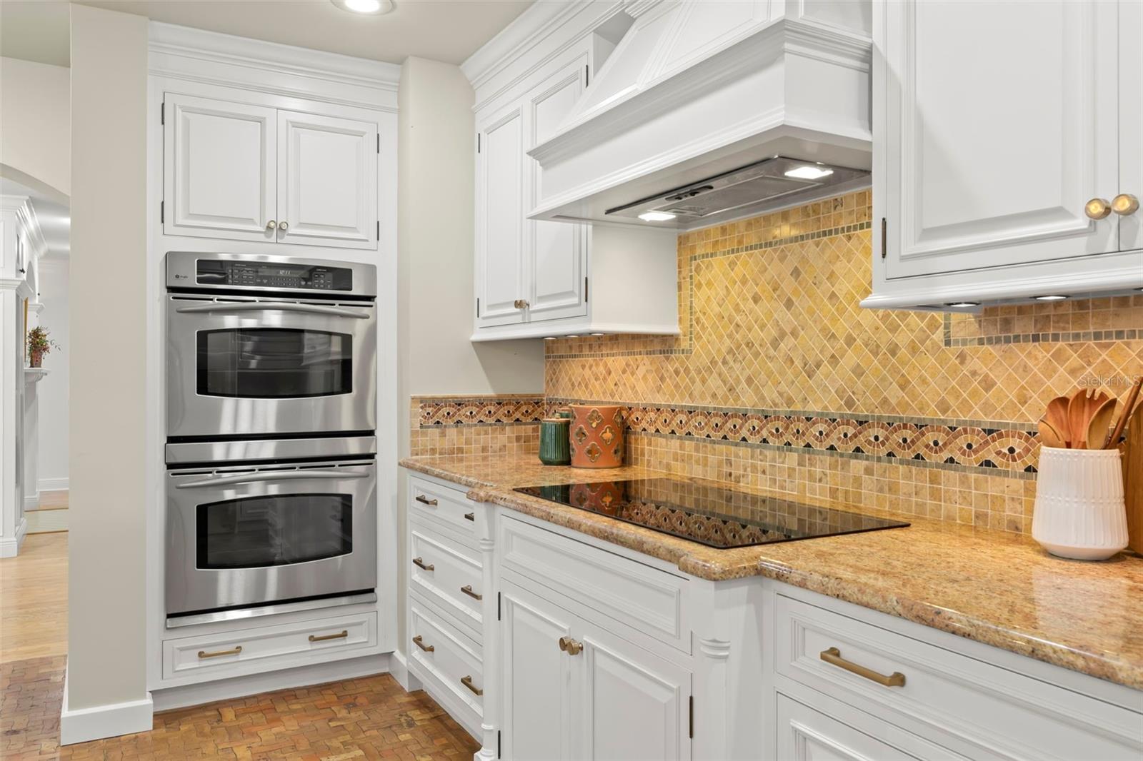 4306 W SWANN AVE, TAMPA, FL, 33609