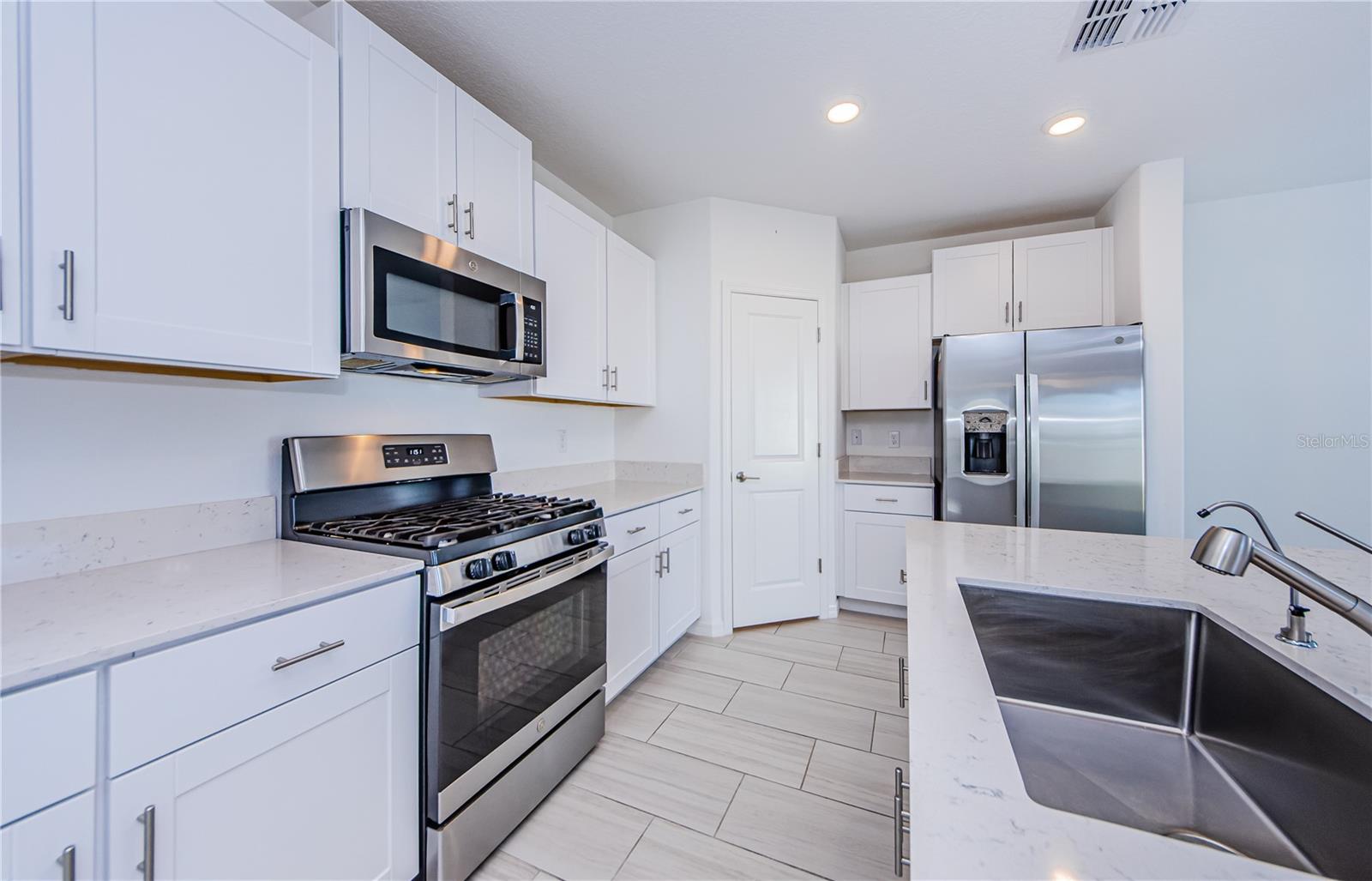 22433 STORYBOOK CABIN WAY, LAND O LAKES, FL, 34637