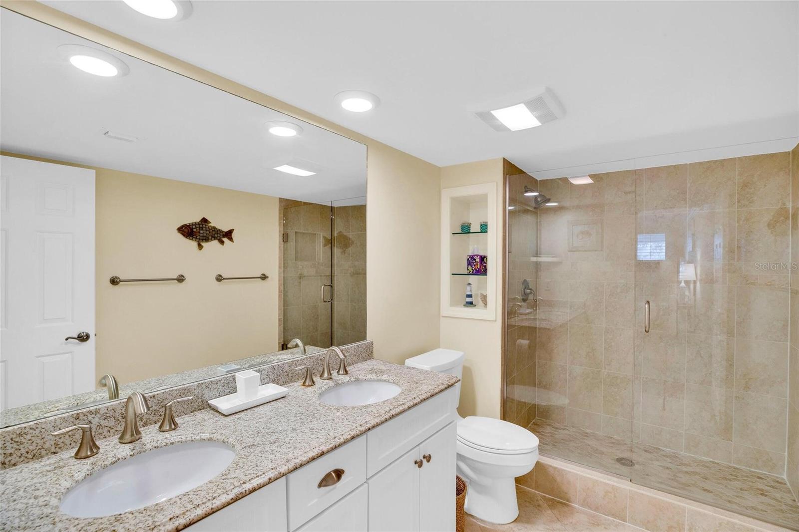 1700 OCEAN DR #202, VERO BEACH, FL, 32963