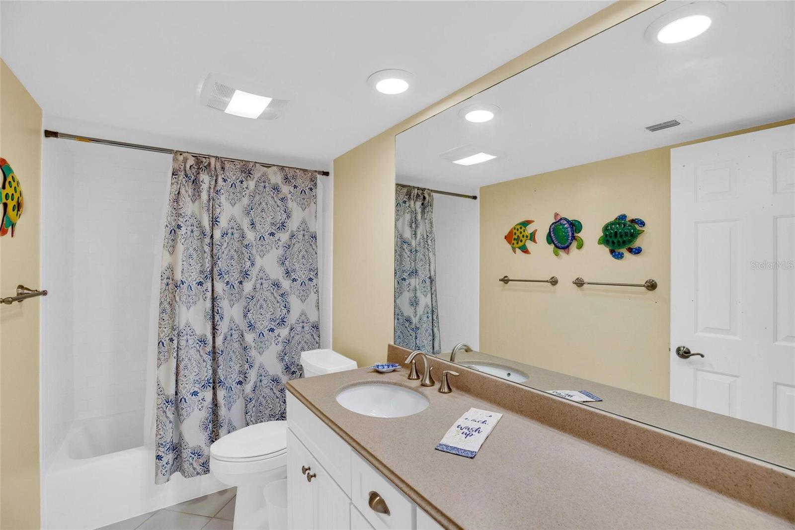 1700 OCEAN DR #202, VERO BEACH, FL, 32963
