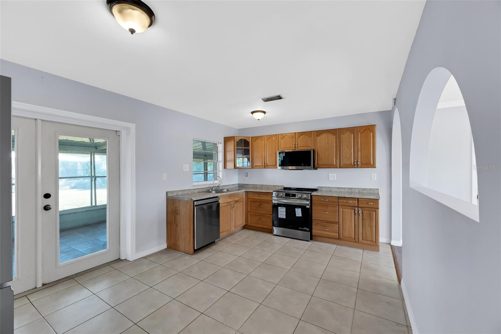 4006 FAWN CIR, TAMPA, FL, 33610