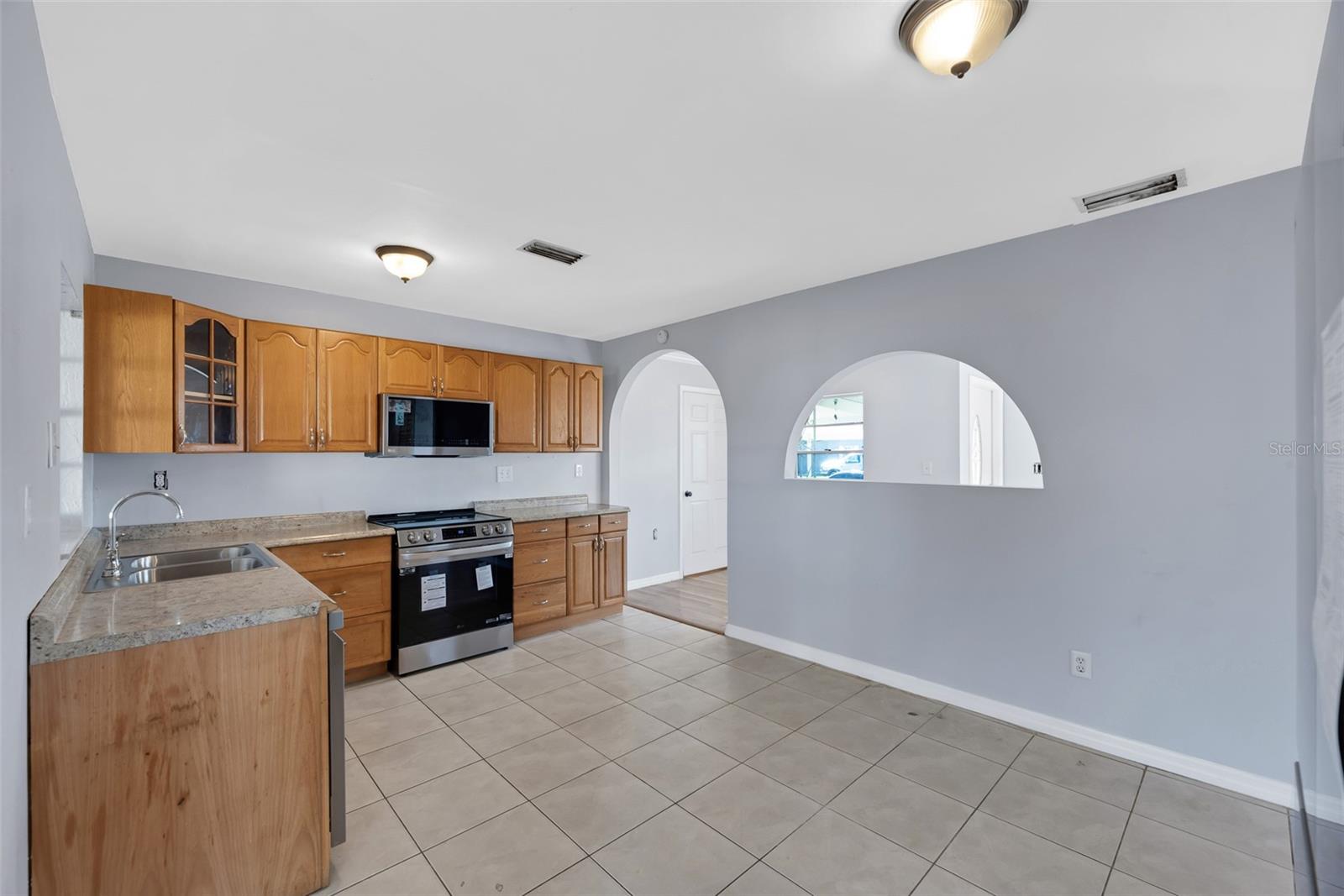 4006 FAWN CIR, TAMPA, FL, 33610