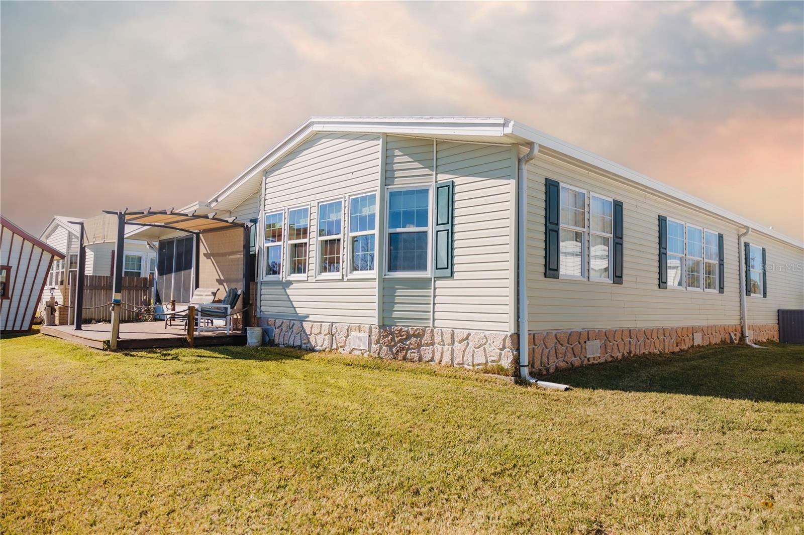 1296 SKYLINE DR, TAVARES, FL, 32778