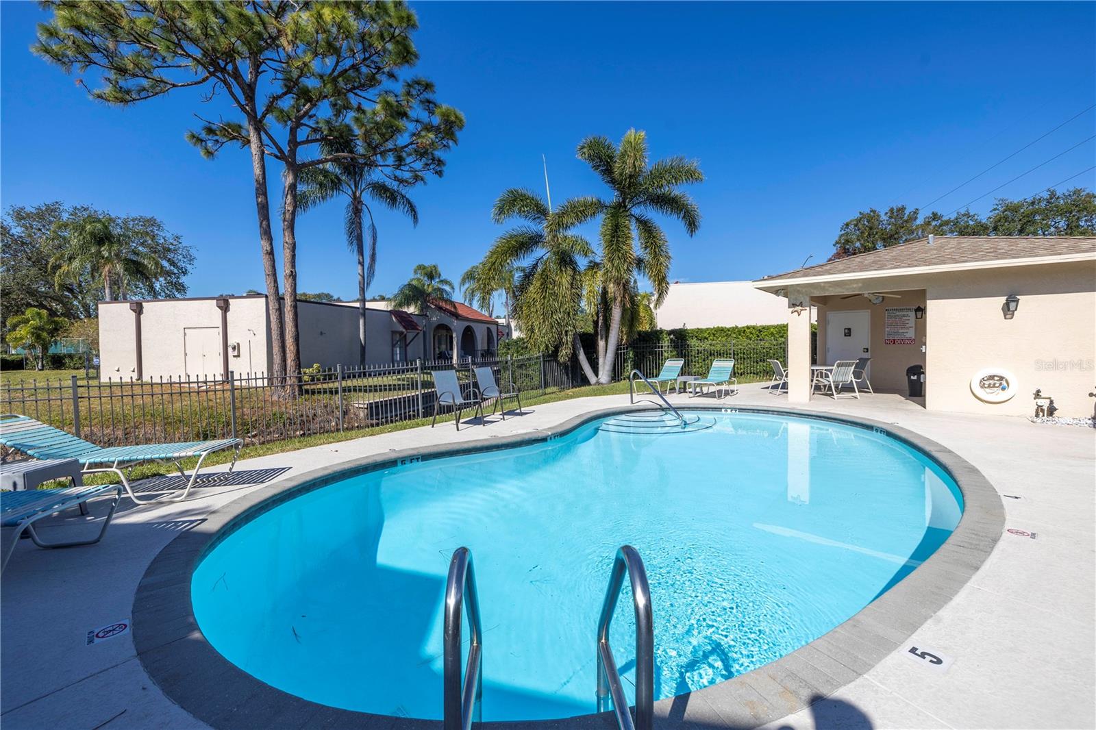 8954 ANTIGUA DR, SEMINOLE, FL, 33777