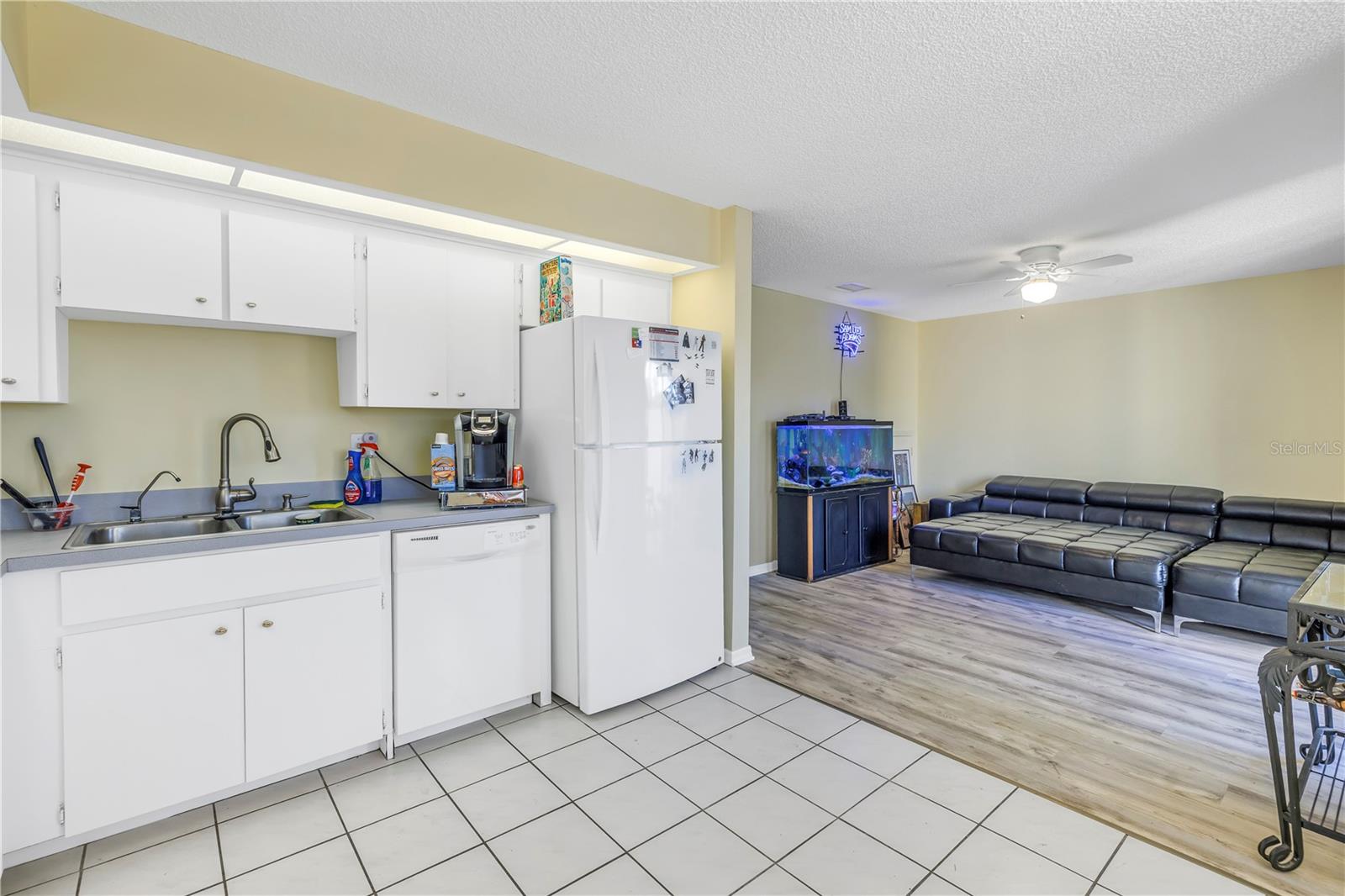 8954 ANTIGUA DR, SEMINOLE, FL, 33777