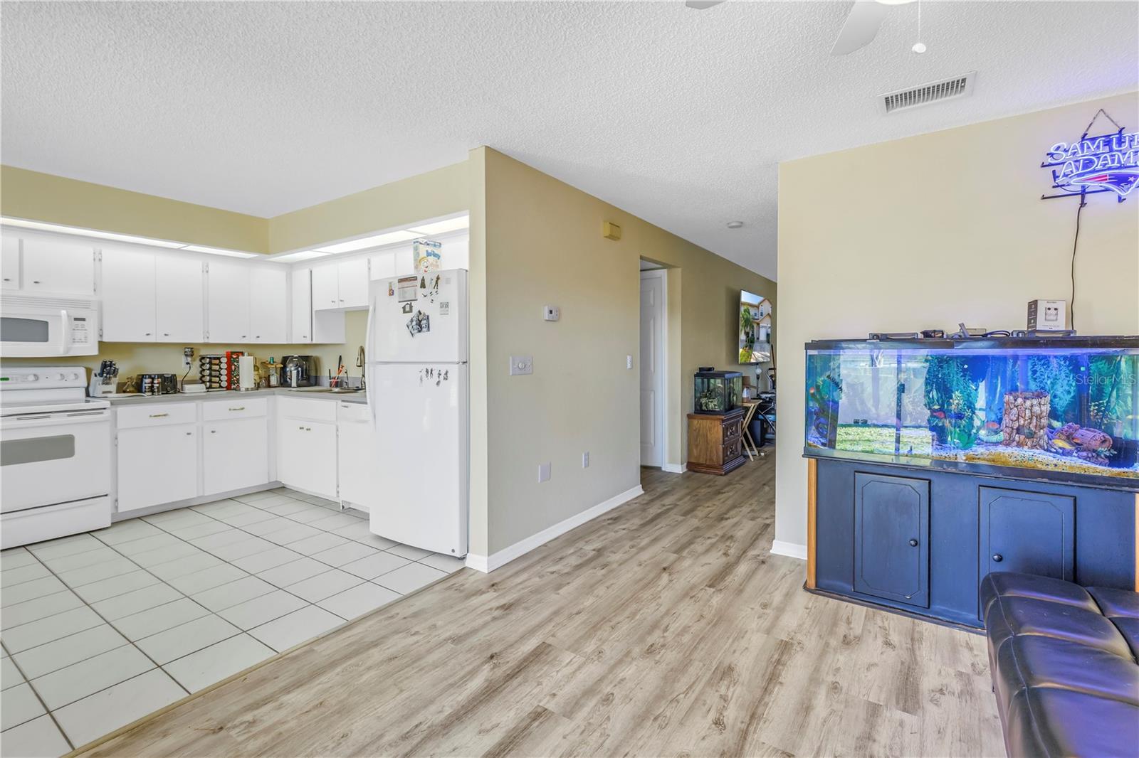 8954 ANTIGUA DR, SEMINOLE, FL, 33777