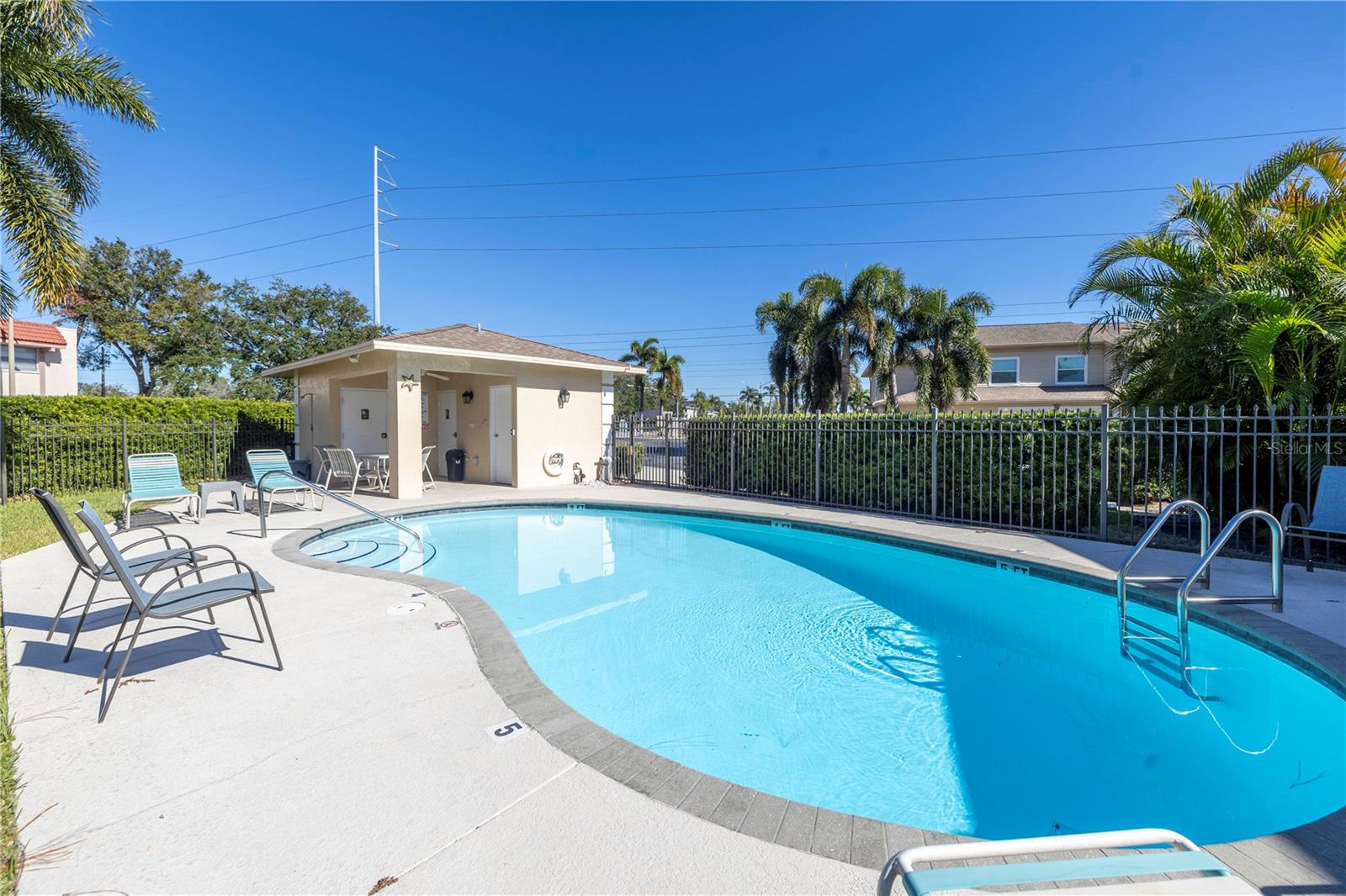 8954 ANTIGUA DR, SEMINOLE, FL, 33777