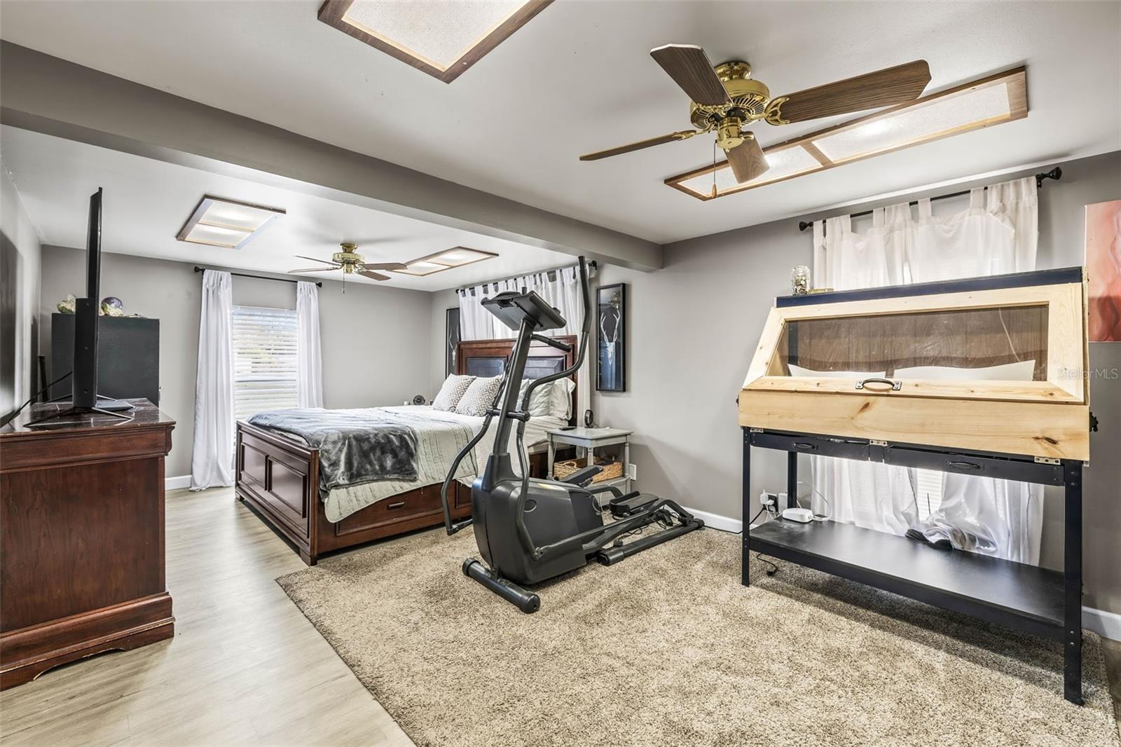 6129 MANGROVE DR, WESLEY CHAPEL, FL, 33544