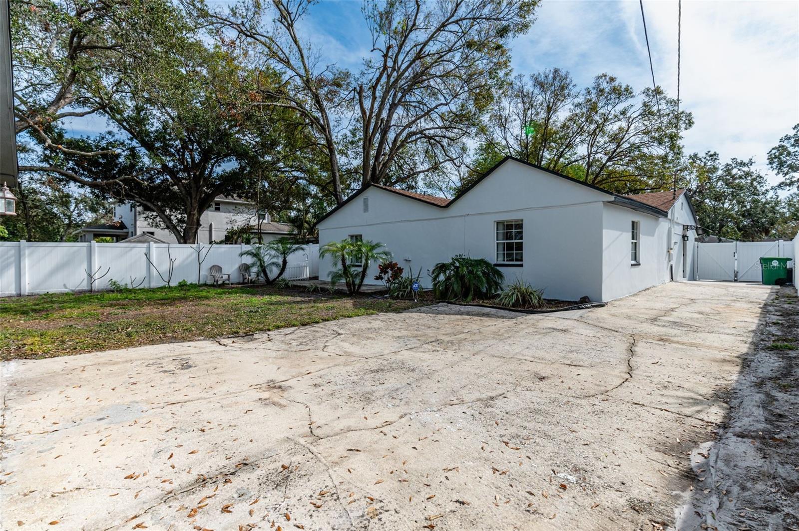4727 W BAY VISTA AVE, TAMPA, FL, 33611