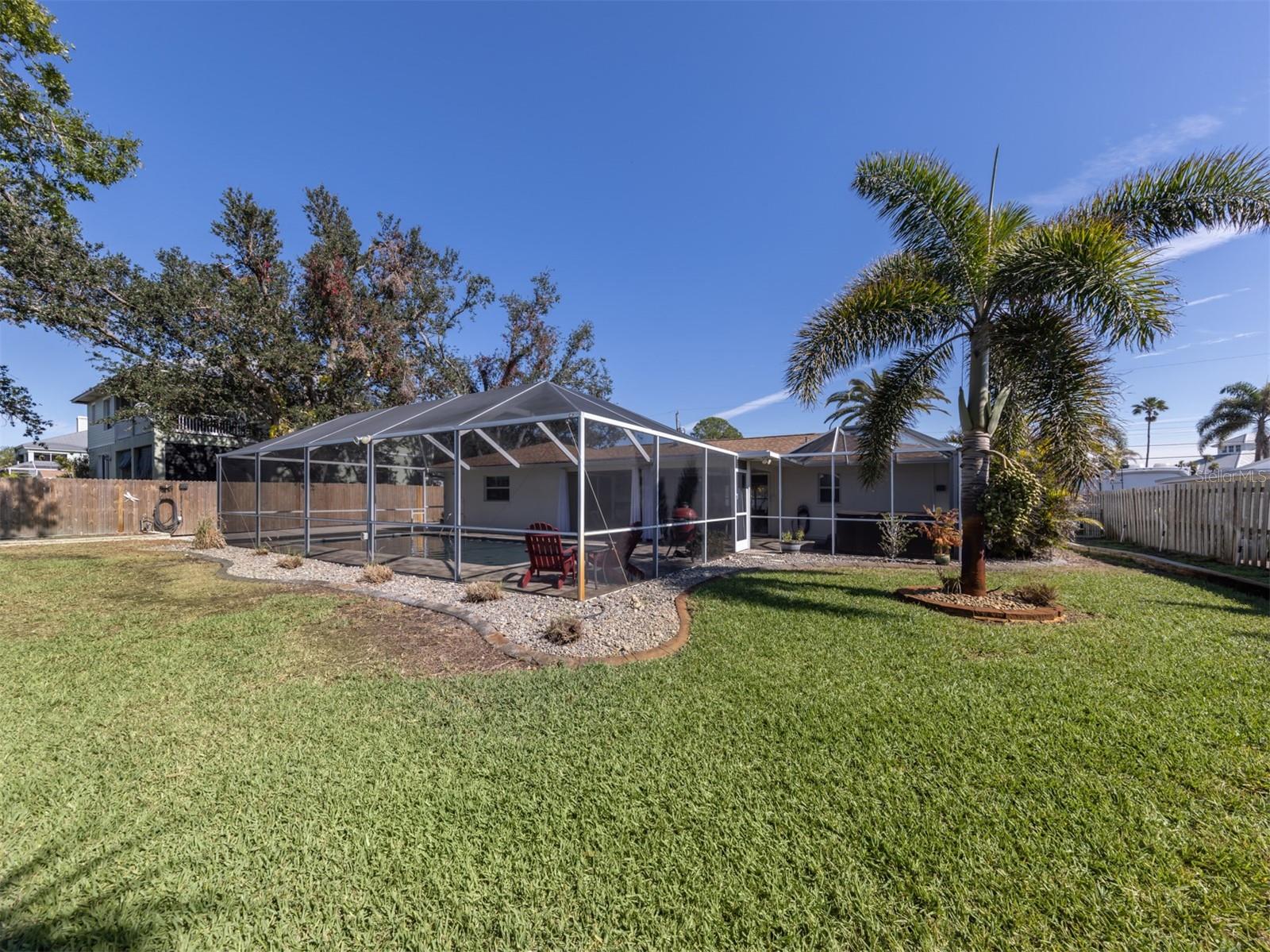 809 GARLAND AVE, NOKOMIS, FL, 34275