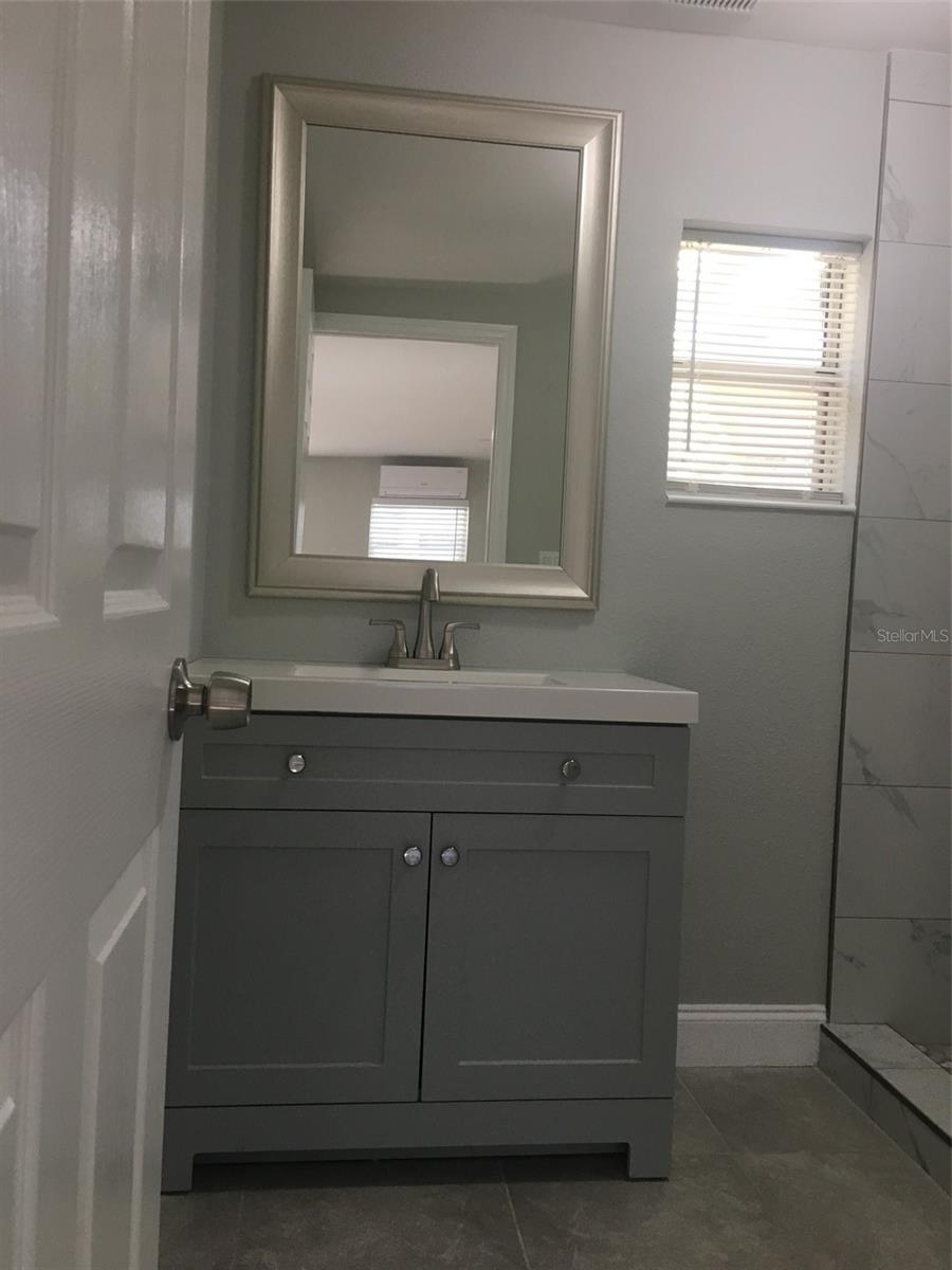 8 W PAR ST #2, ORLANDO, FL, 32804