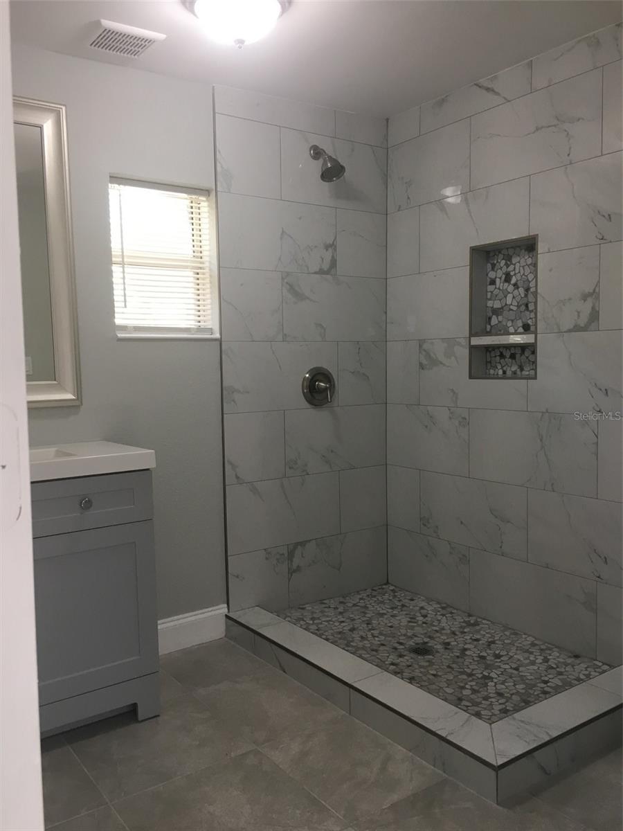 8 W PAR ST #2, ORLANDO, FL, 32804