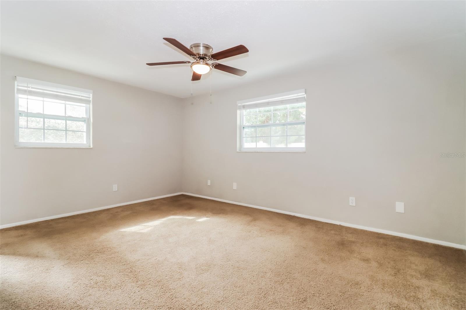 1370 LEONA DR, LARGO, FL, 33770