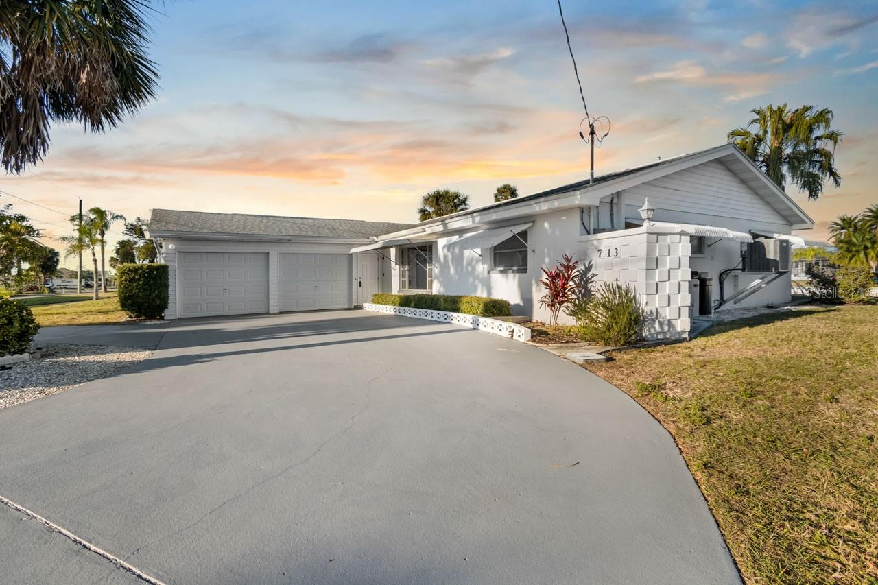 713 GRAN KAYMEN WAY, APOLLO BEACH, FL, 33572