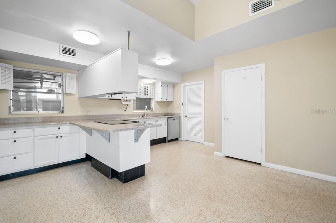 713 GRAN KAYMEN WAY, APOLLO BEACH, FL, 33572