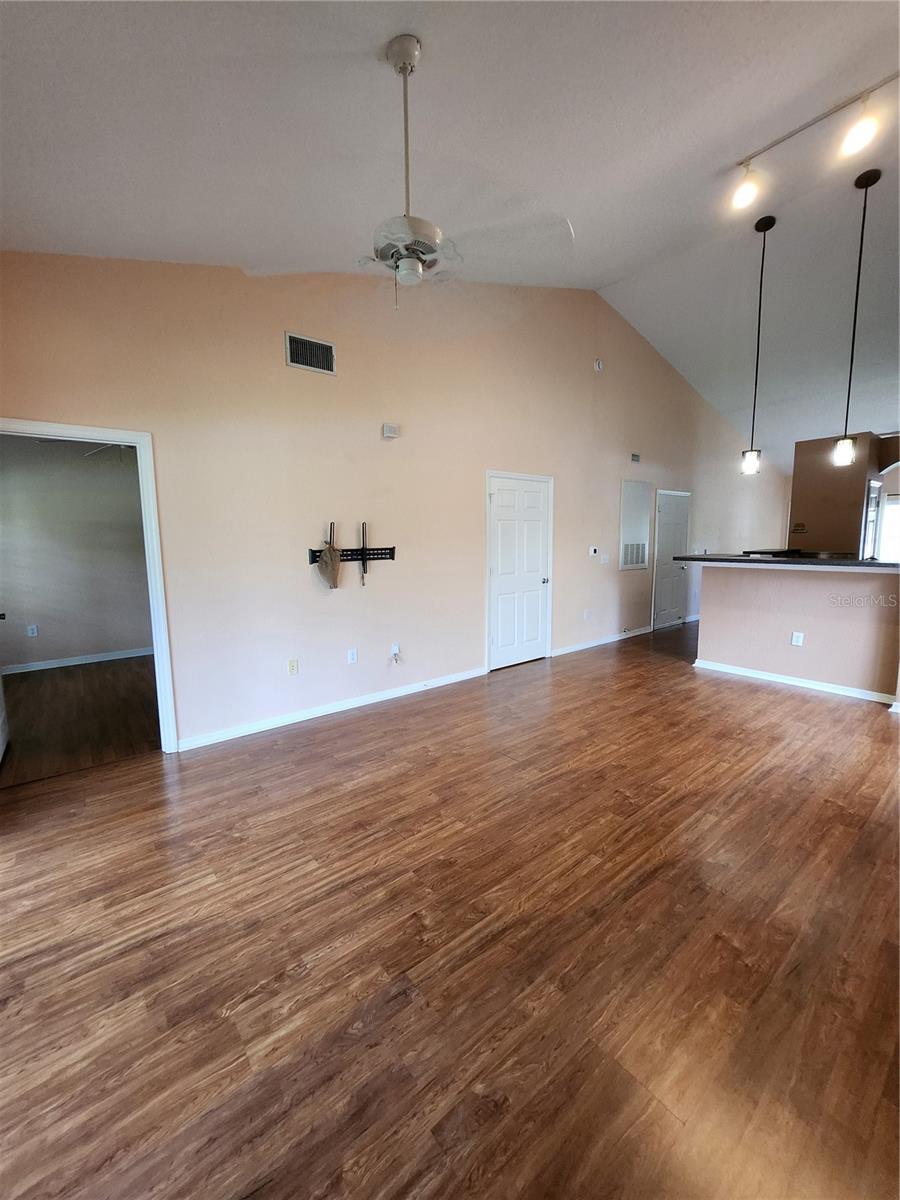 3653 KINGS RD #101, PALM HARBOR, FL, 34685