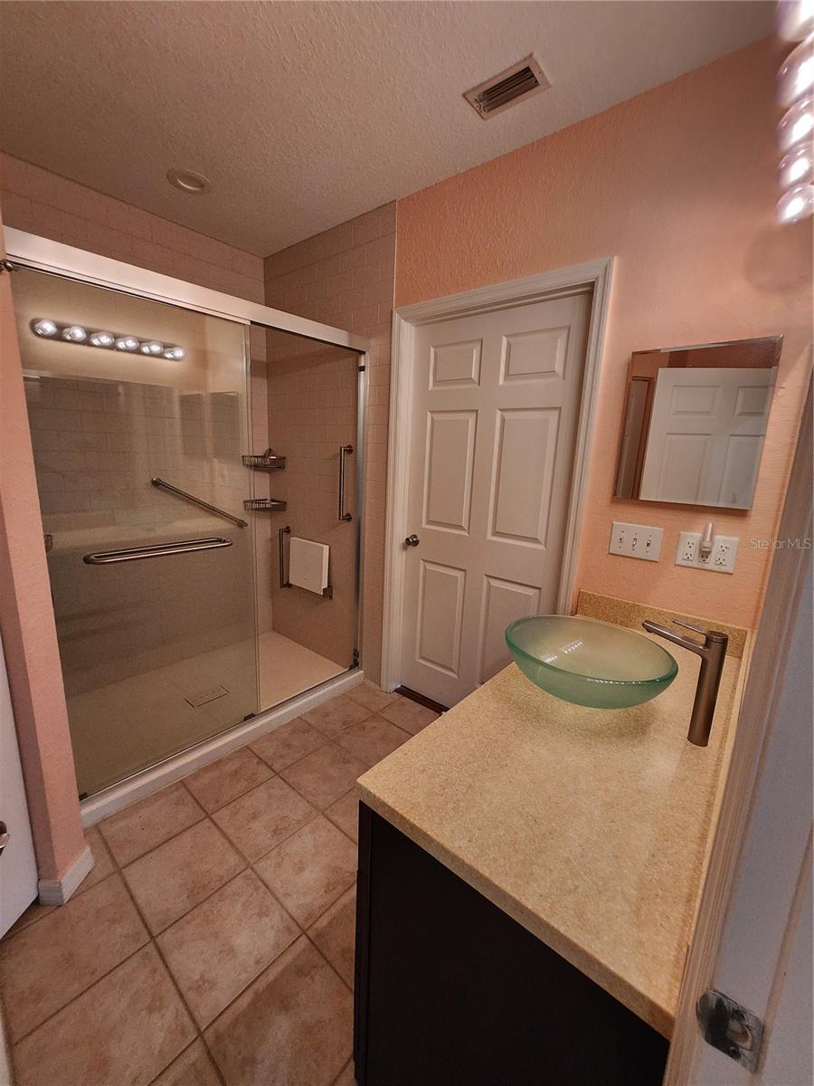 3653 KINGS RD #101, PALM HARBOR, FL, 34685