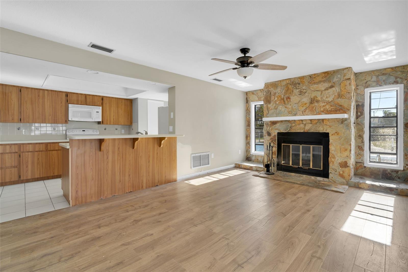5708 BAYSHORE DR, SEMINOLE, FL, 33772