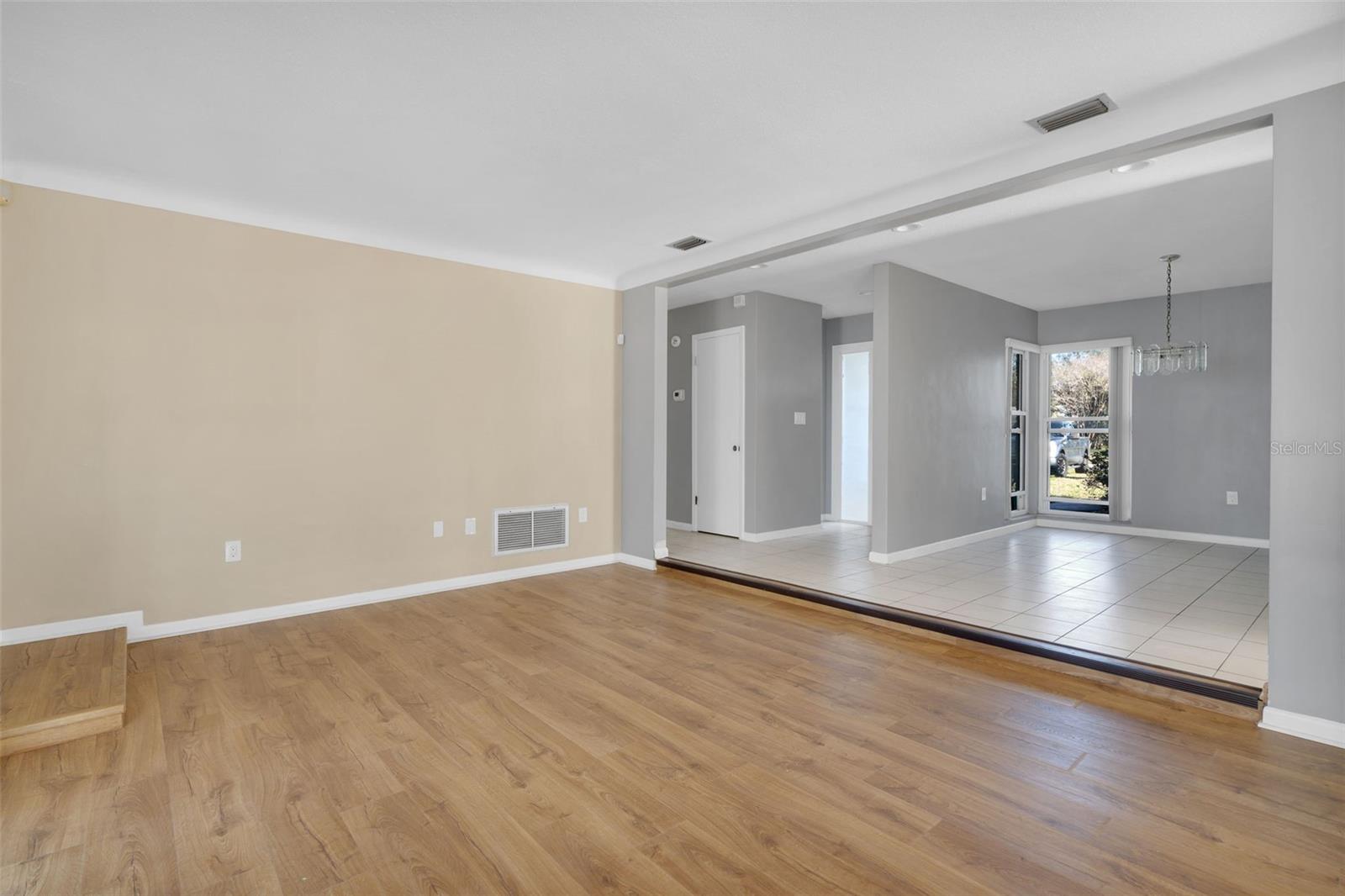 5708 BAYSHORE DR, SEMINOLE, FL, 33772