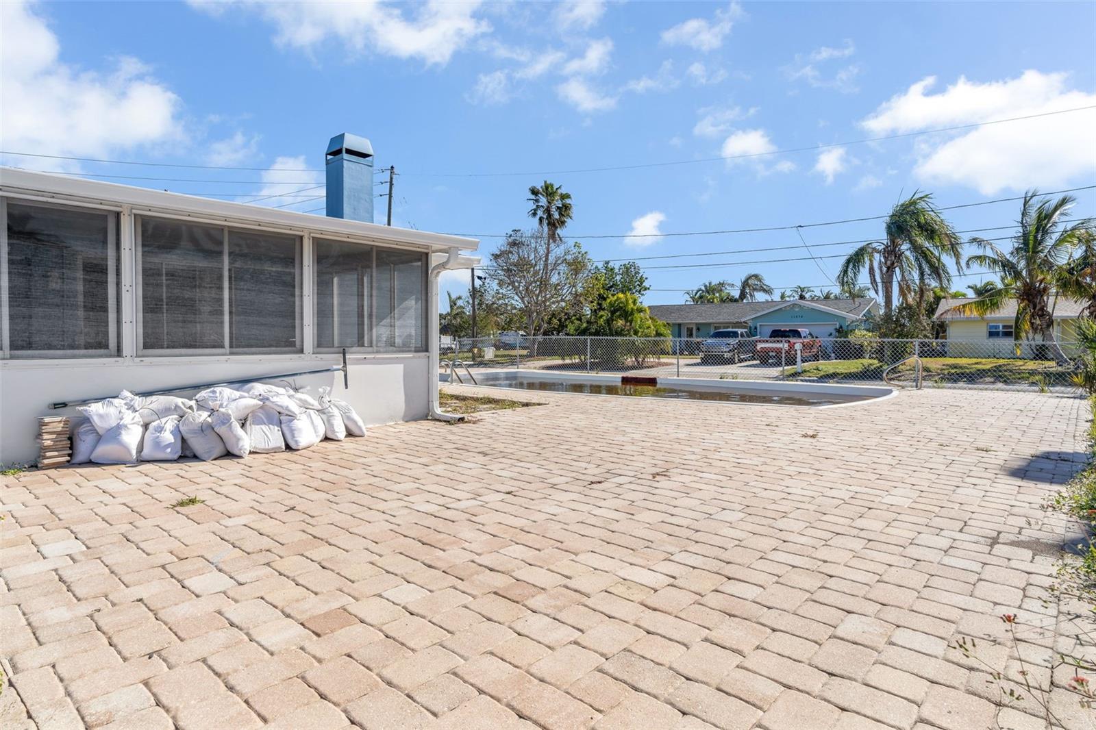 5708 BAYSHORE DR, SEMINOLE, FL, 33772