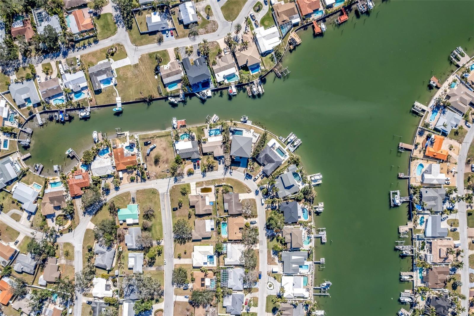 5708 BAYSHORE DR, SEMINOLE, FL, 33772