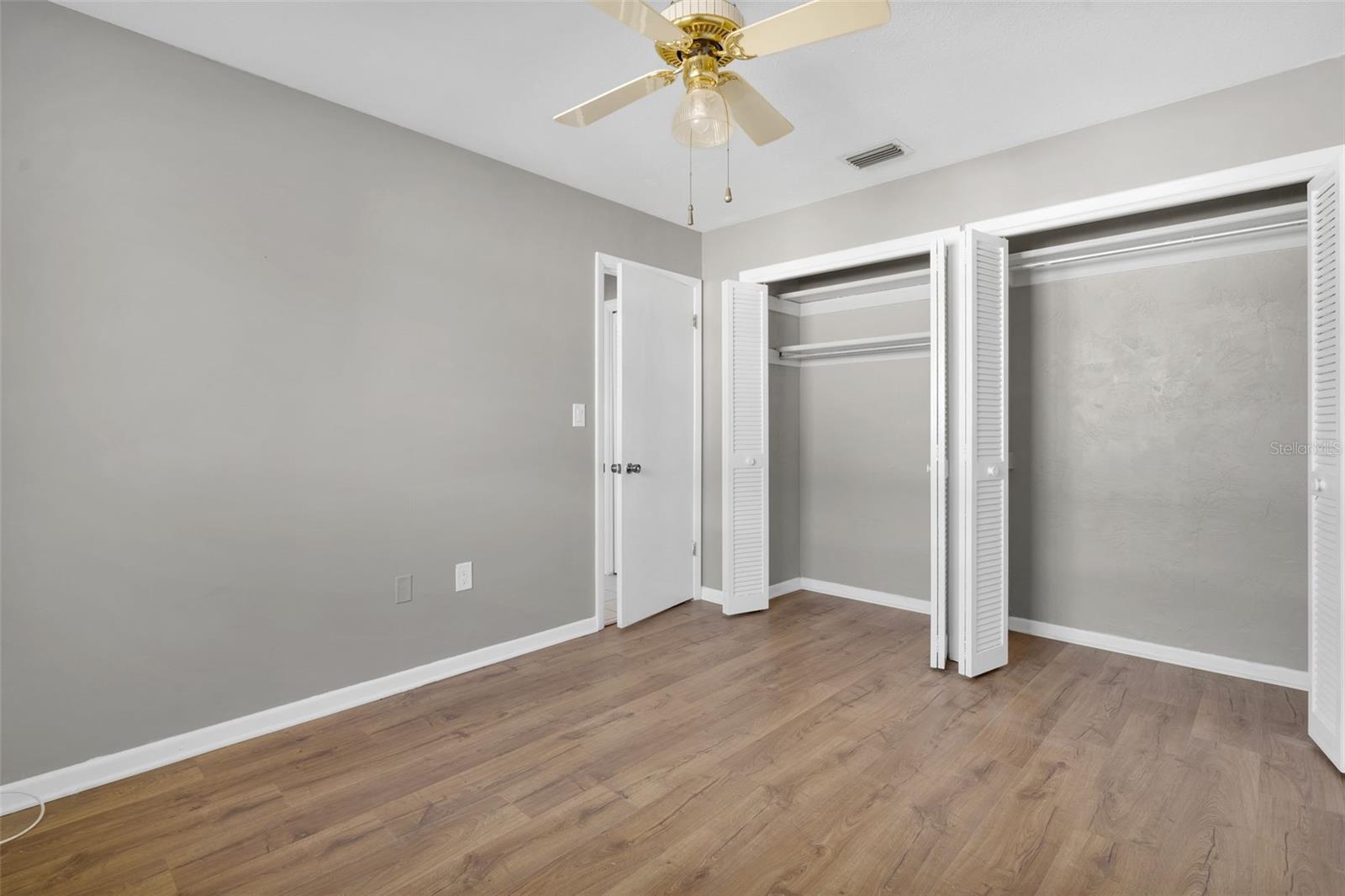 5708 BAYSHORE DR, SEMINOLE, FL, 33772