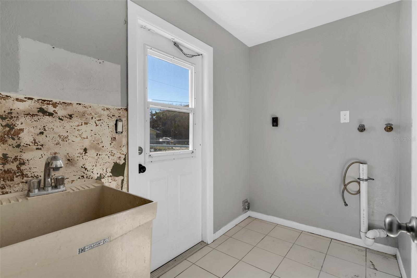 5708 BAYSHORE DR, SEMINOLE, FL, 33772