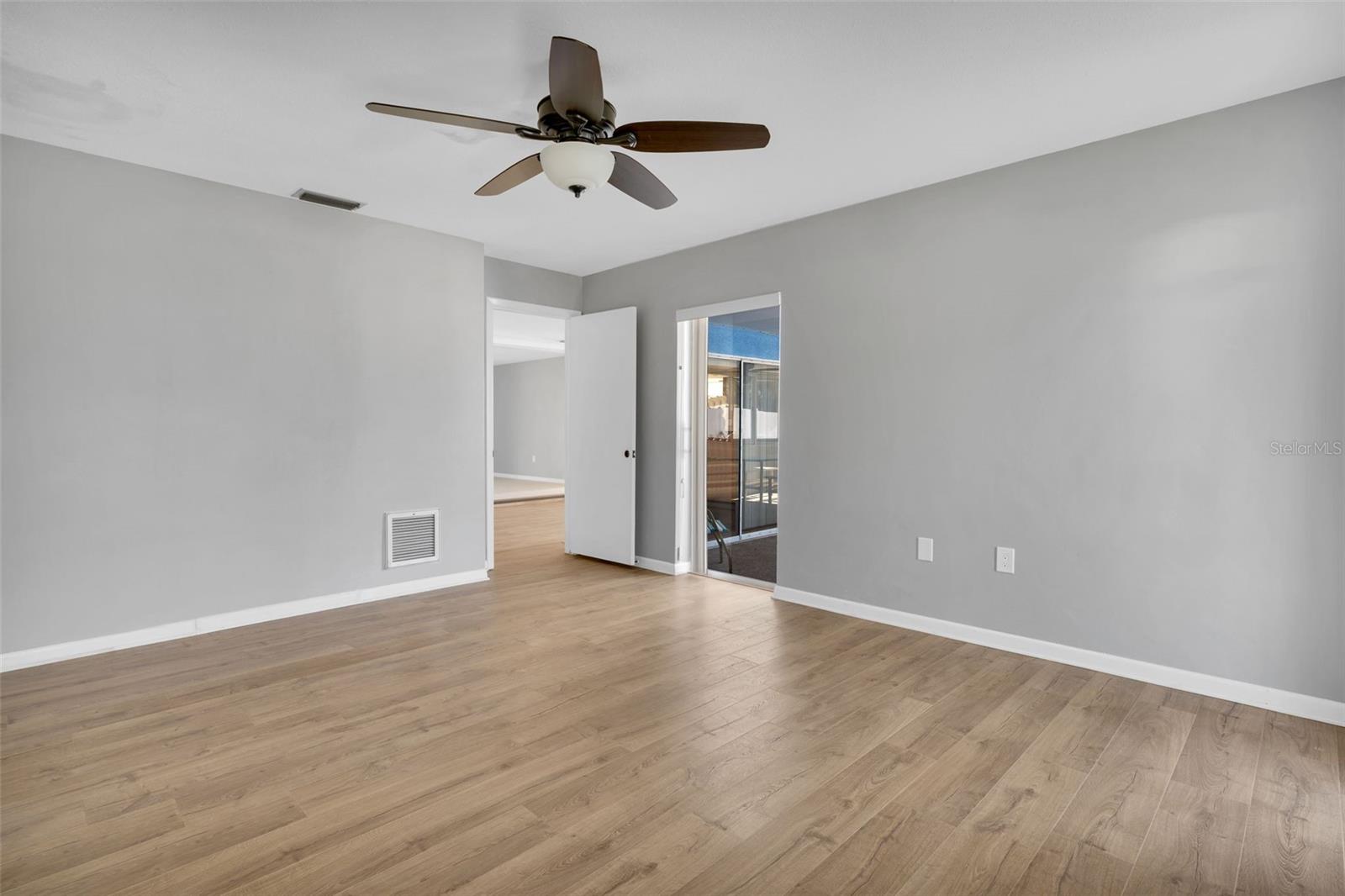 5708 BAYSHORE DR, SEMINOLE, FL, 33772