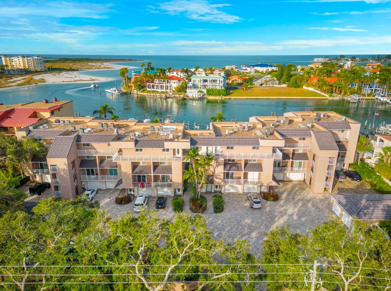 936 PINELLAS BAYWAY S #T10, ST PETERSBURG, FL, 33715