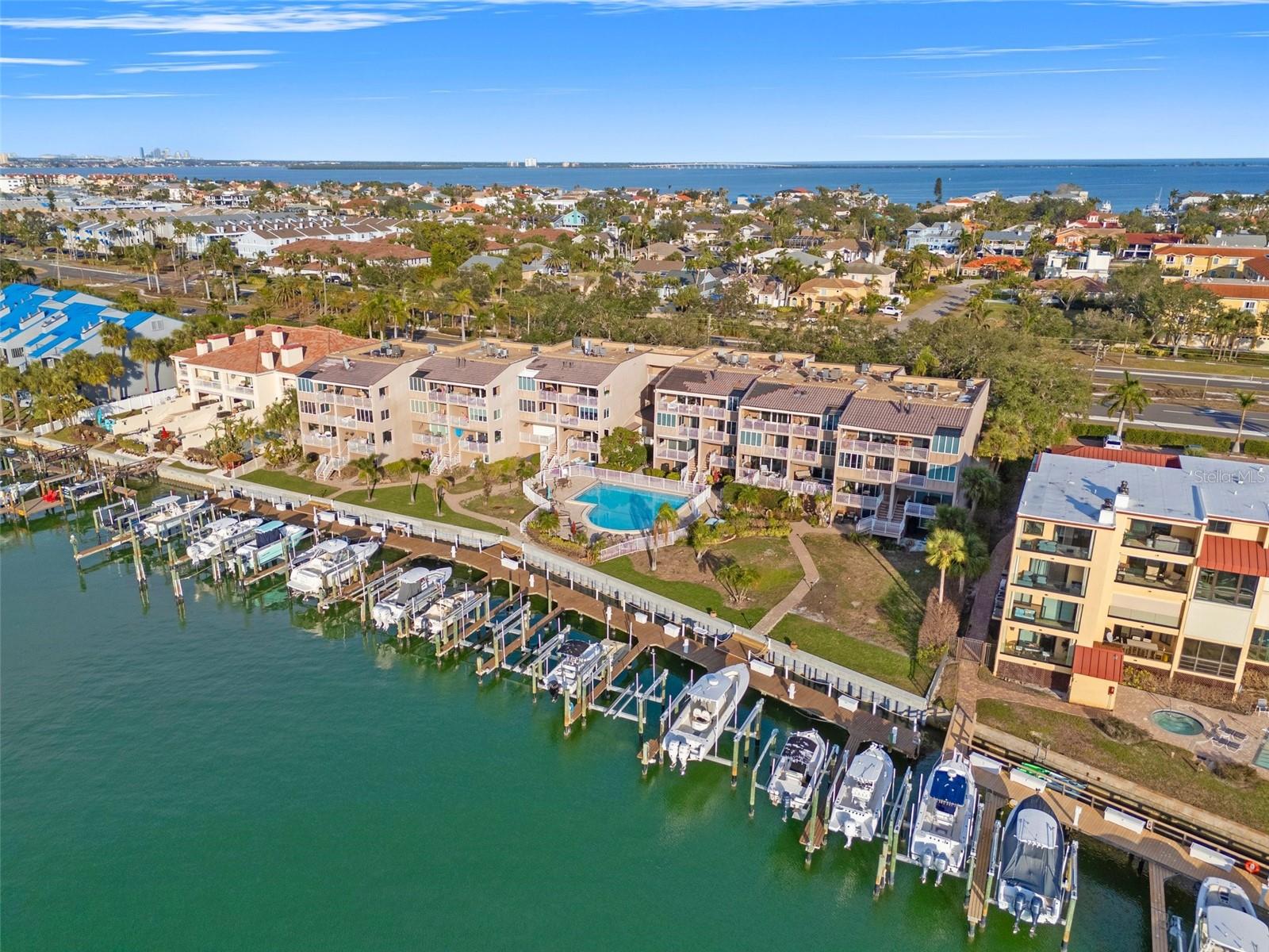 936 PINELLAS BAYWAY S #T10, ST PETERSBURG, FL, 33715