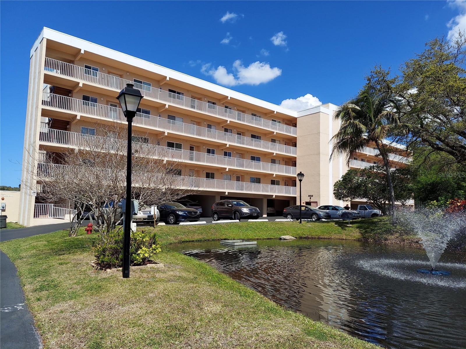 9510 HARBOR GREENS WAY #402, SEMINOLE, FL, 33776