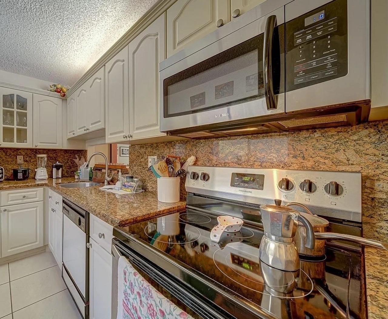 8025 SW 107TH AVE #303, MIAMI, FL, 33173