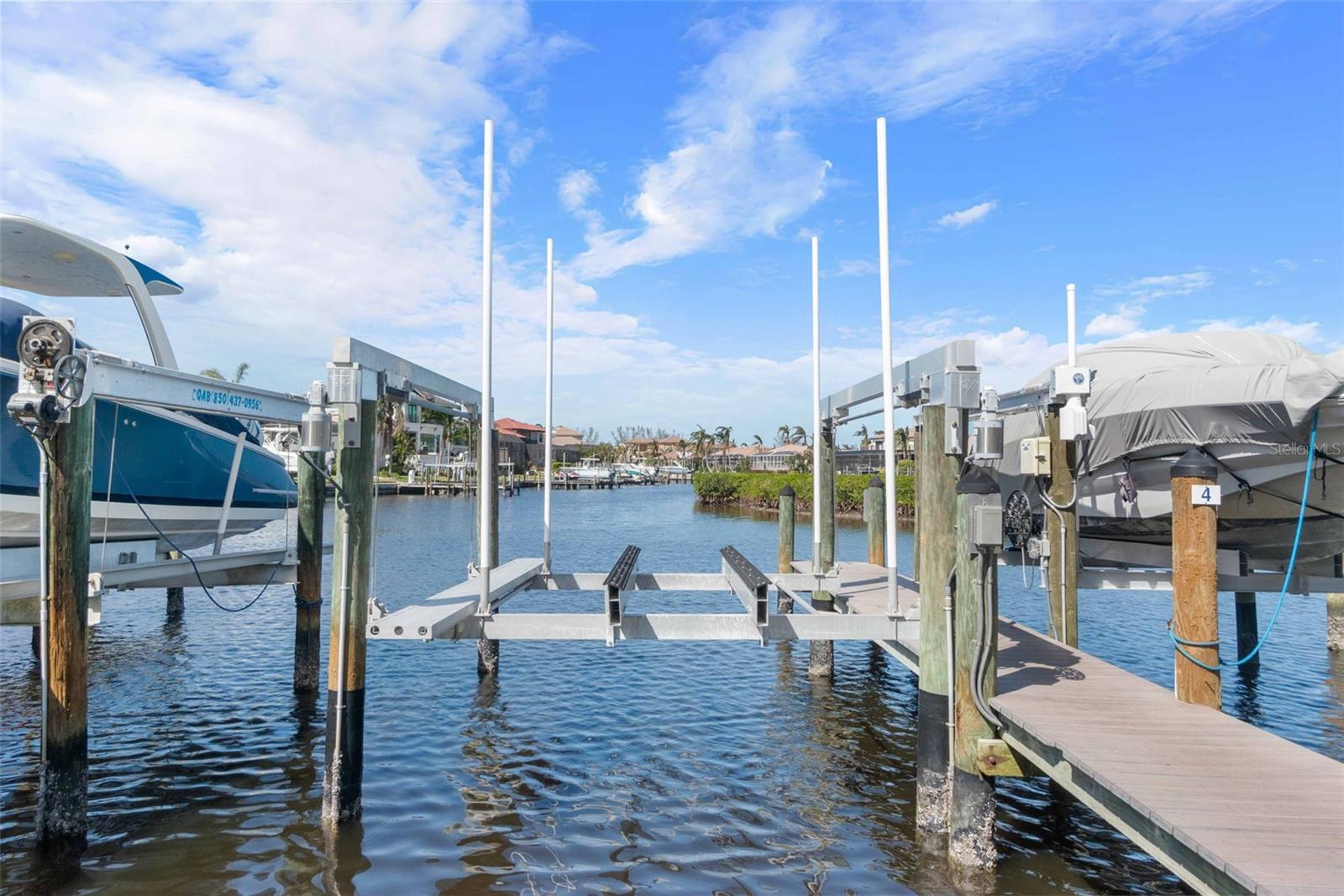 4110 COMMODORE BLVD, CORTEZ, FL, 34215