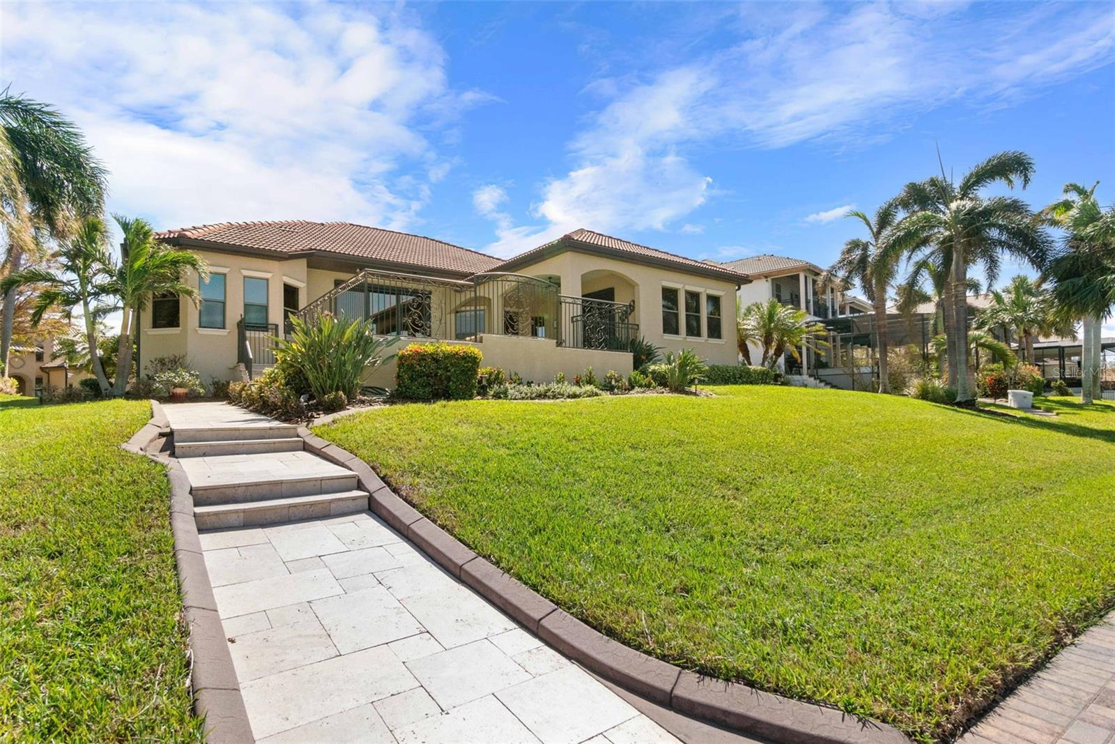 4110 COMMODORE BLVD, CORTEZ, FL, 34215