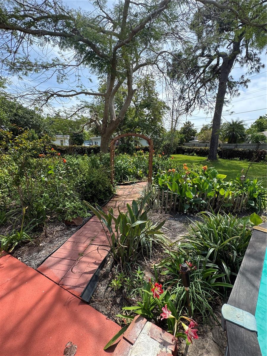 6226 HAMPTON CT N, ST PETERSBURG, FL, 33710